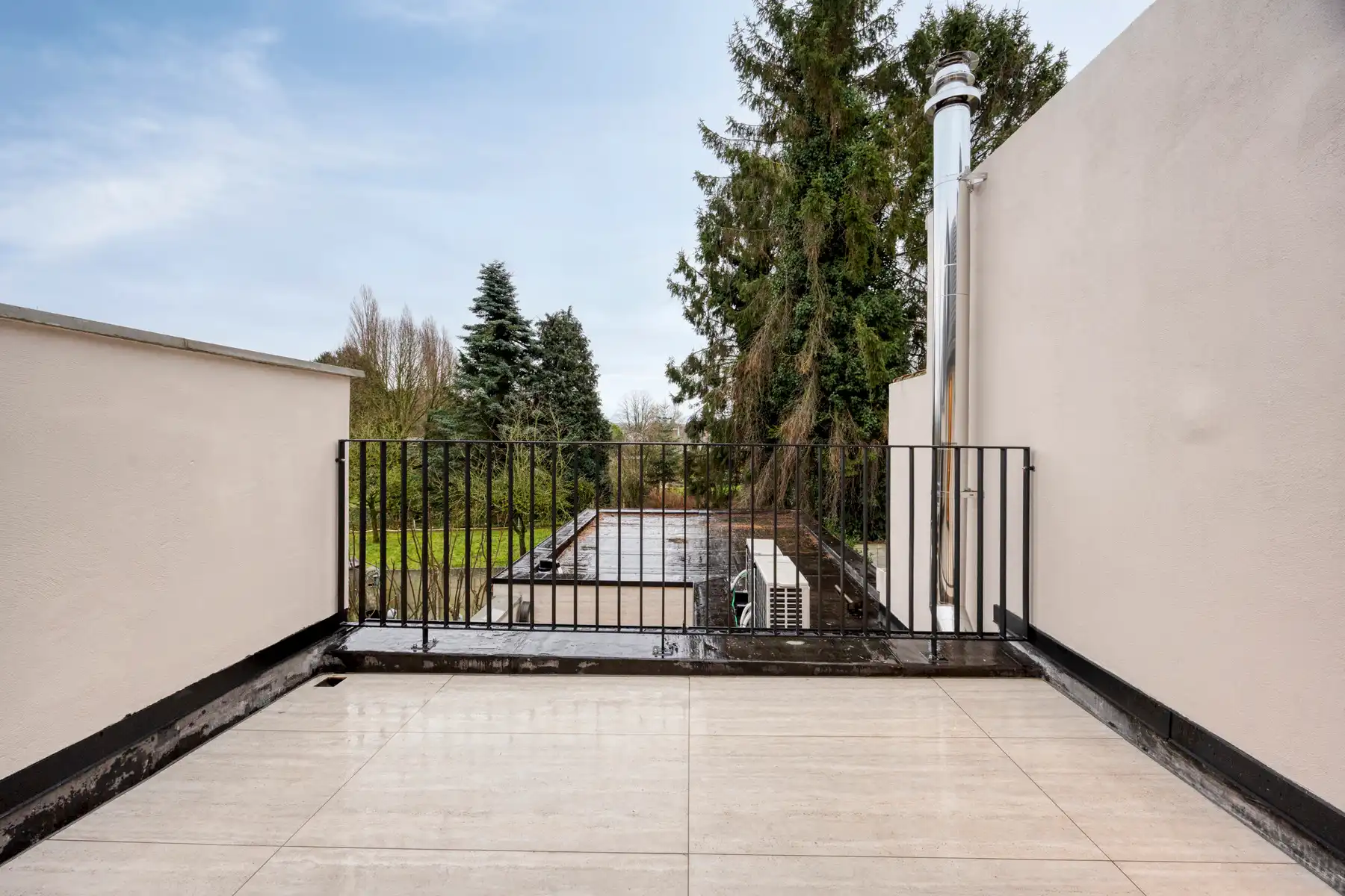 Stijlvol gerenoveerde woning met 3 slaapkamers  foto 21