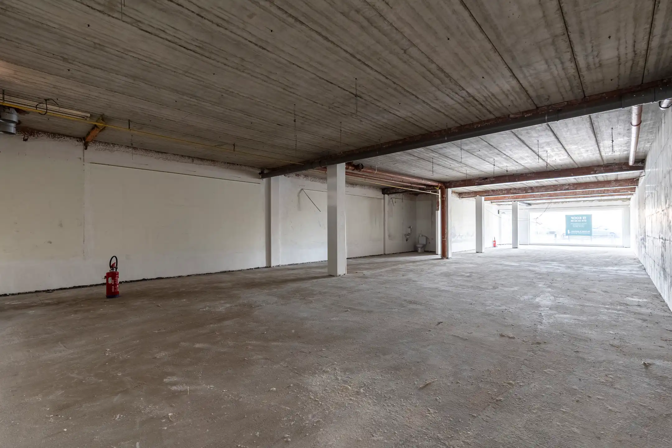 Casco handelsruimte van ca. 242 m² gelegen aan de jachthaven foto 5