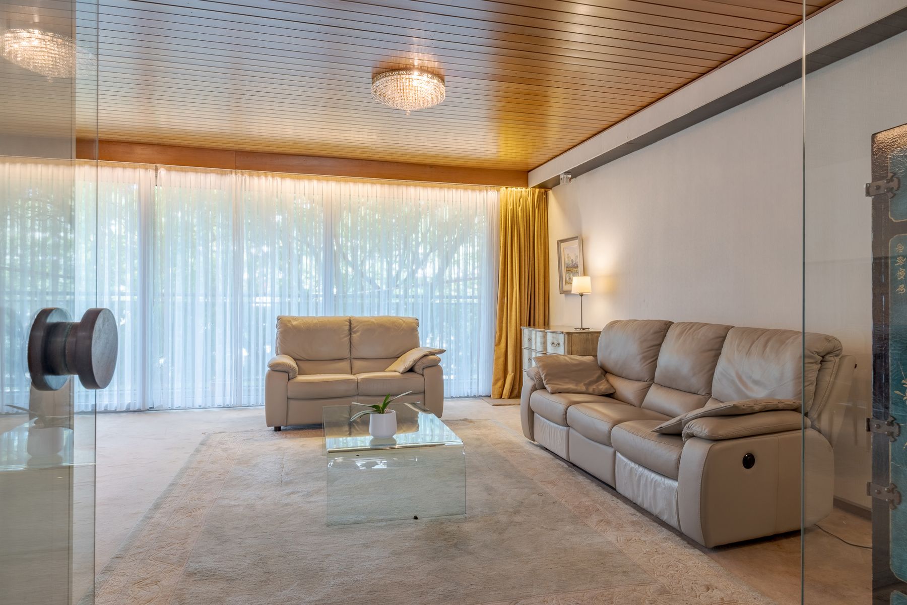 Leuk en ruim appartement met potentieel  foto {{pictureIndex}}