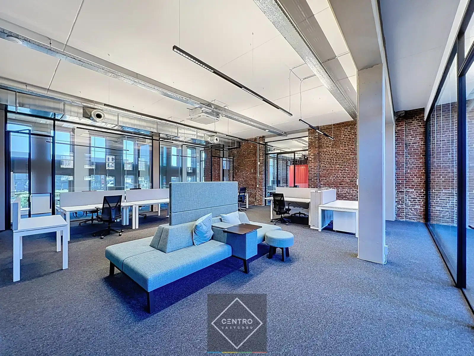 Instapklare KANTOORRUIMTE (357,50 m²) - ALL-IN formule (huur, verbruik, randaccomodatie,...) te Kortrijk ! foto 11