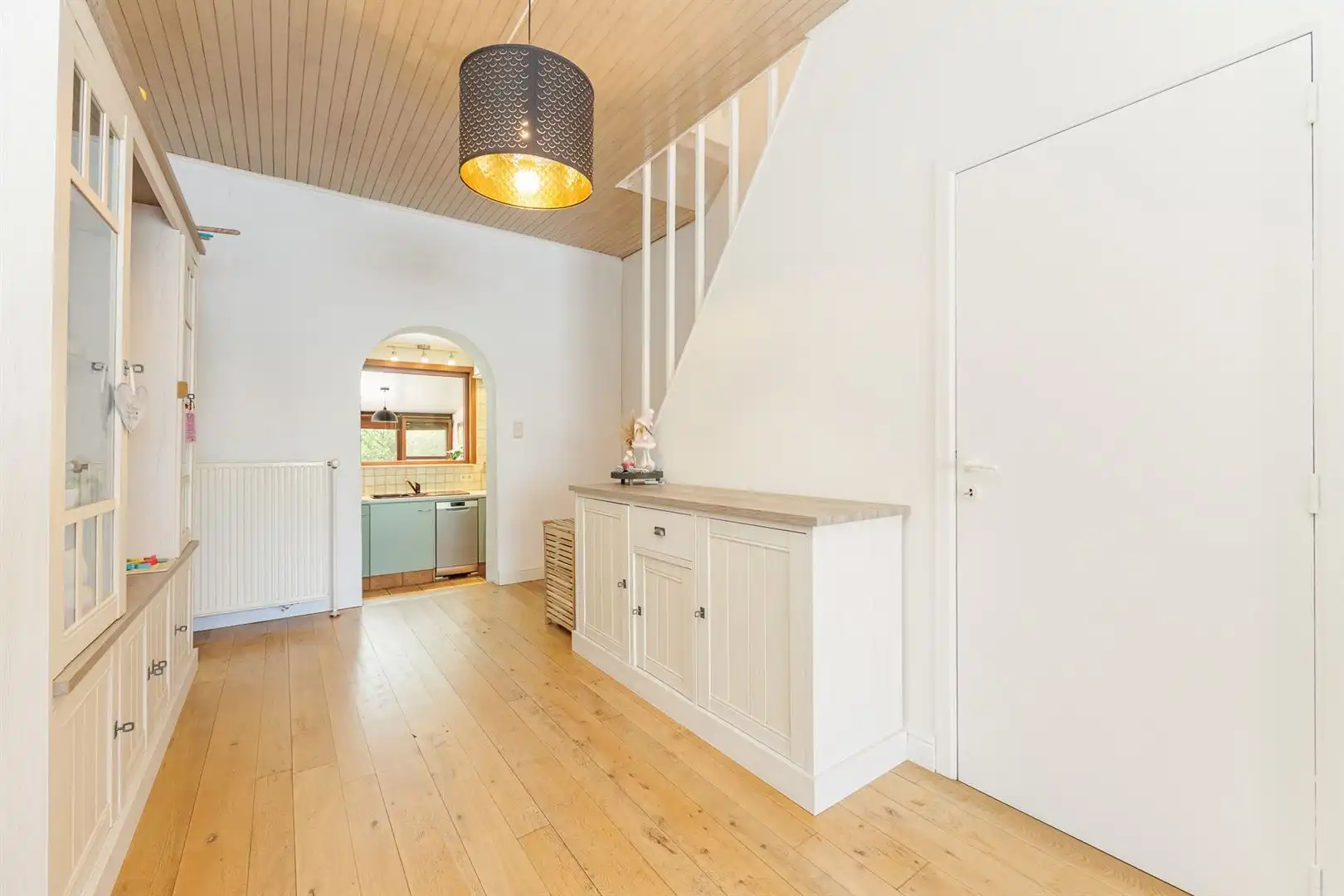 Instapklare HOB met tuin en garage! foto 7