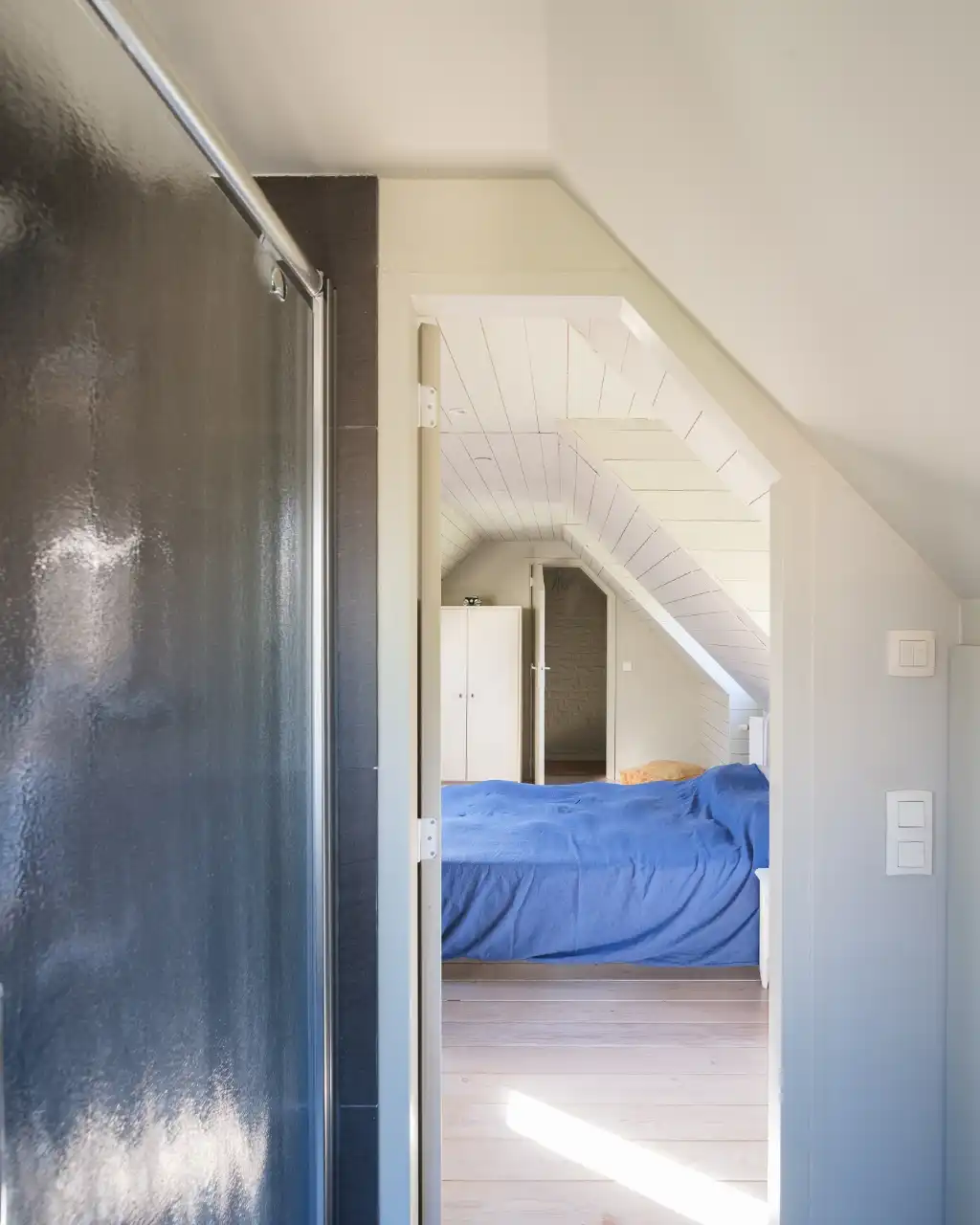 Karaktervolle hoeve met 5 slaapkamers en 4 badkamers, discreet gelegen op de tweede bouwlijn in een groene omgeving. foto 31