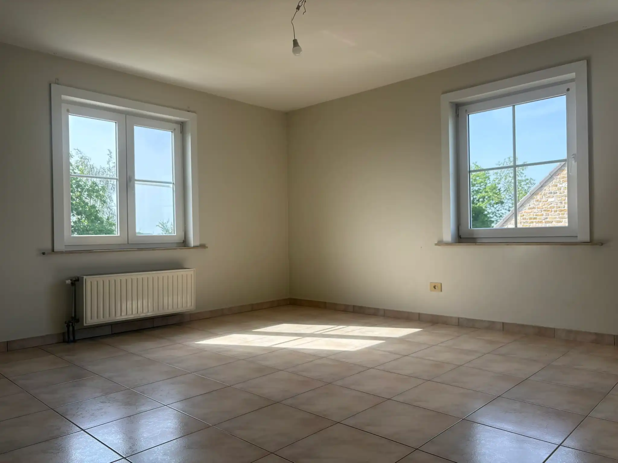 Ruime vrijstaande woning met garage foto 7