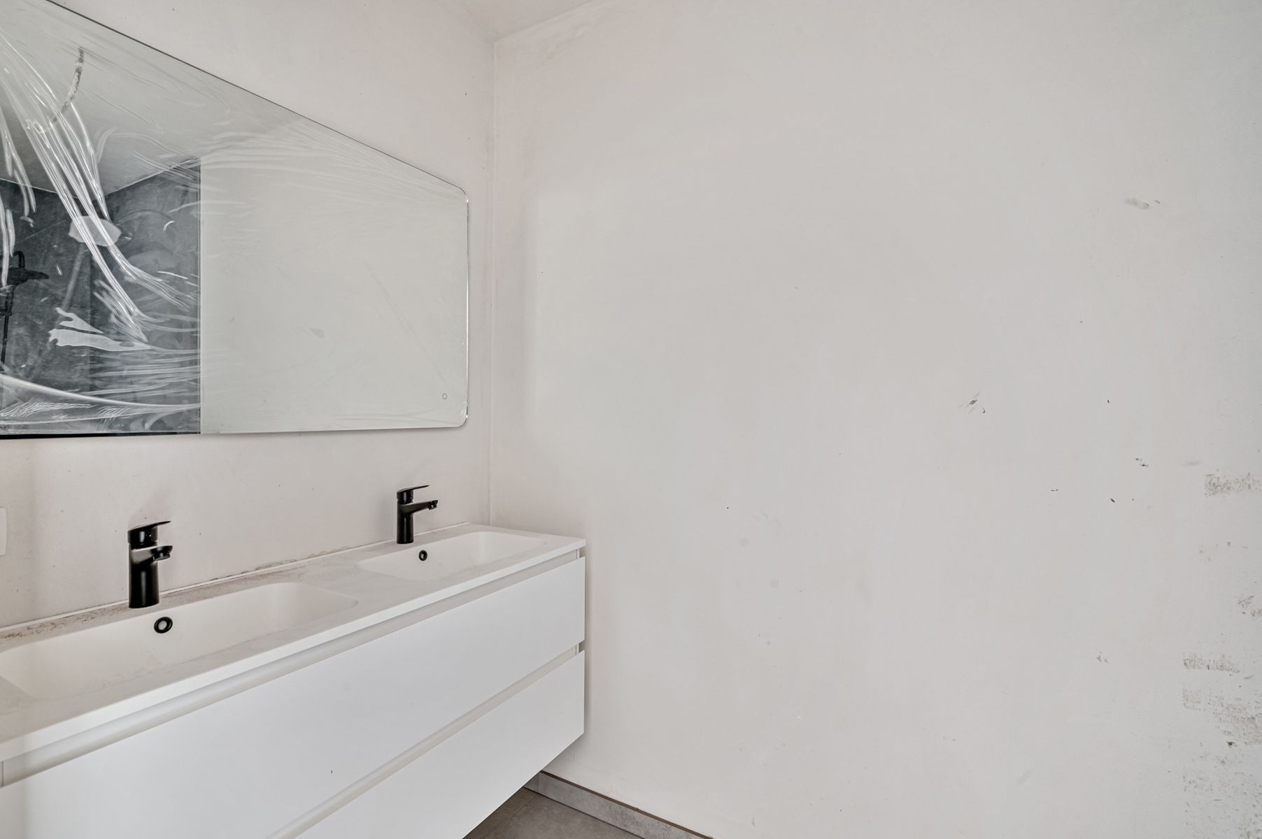 Gelijkvloers appartement met één slaapkamer foto 8
