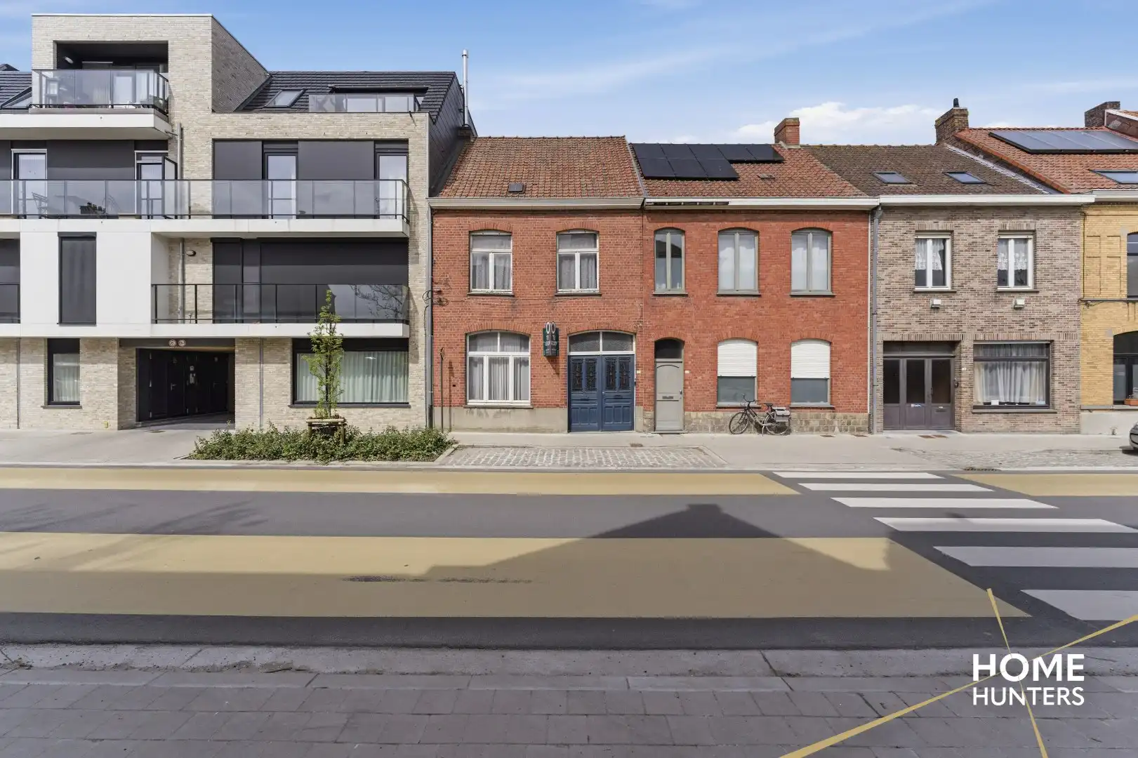 Karaktervolle te renoveren woning met 4 slaapkamers en ruime tuin te Ieper foto 31