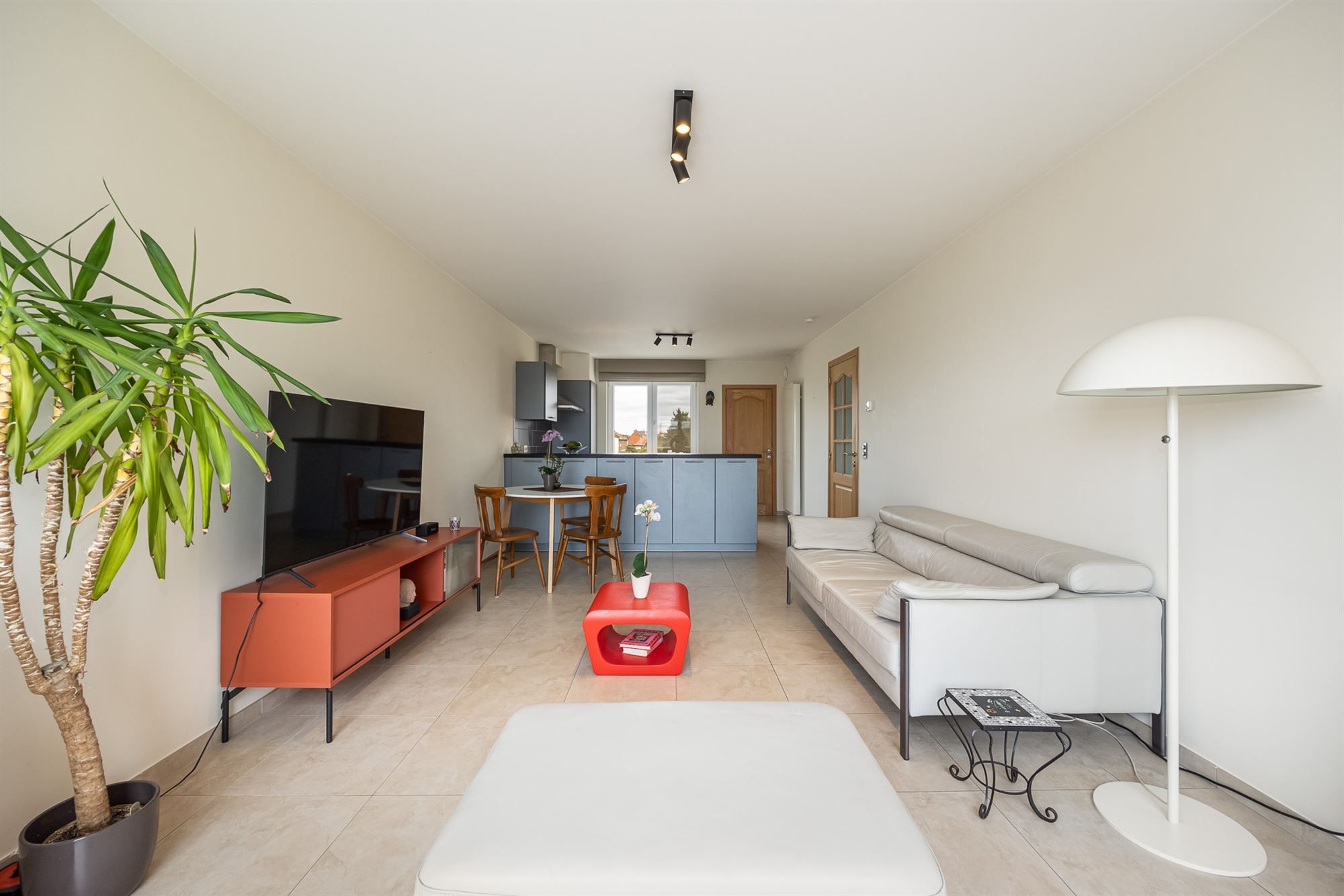 Instapklaar appartement met terras te Mechelen foto 3