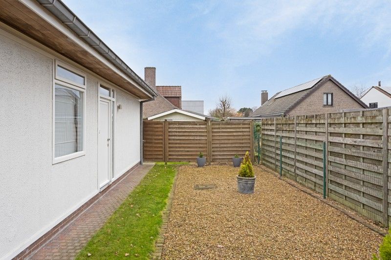 Gelijkvloerse woning met 2 slaapkamers, inpandige garage en mooi aangelegde tuin TE KOOP in Izegem! foto 26