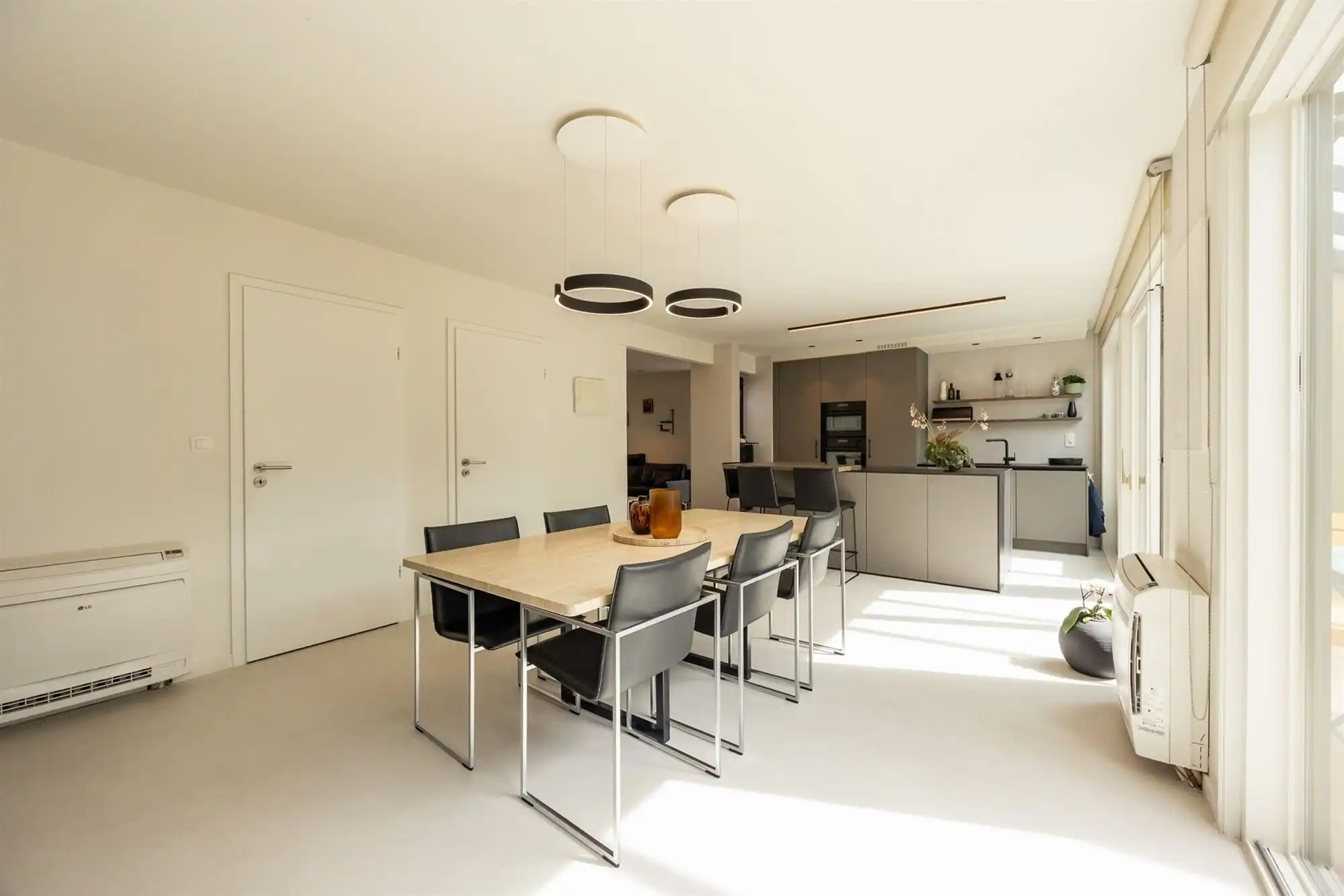 Instapklare en vrijstaande gezinswoning met 3 slpk. en een ruime tuin foto 15