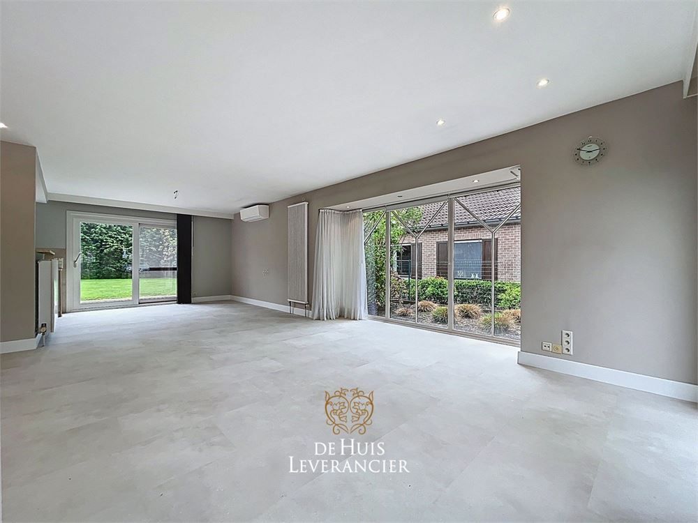 Instapklare, gerenoveerde villa in het hart van Kontich waar rust en comfort gegarandeerd worden foto 5