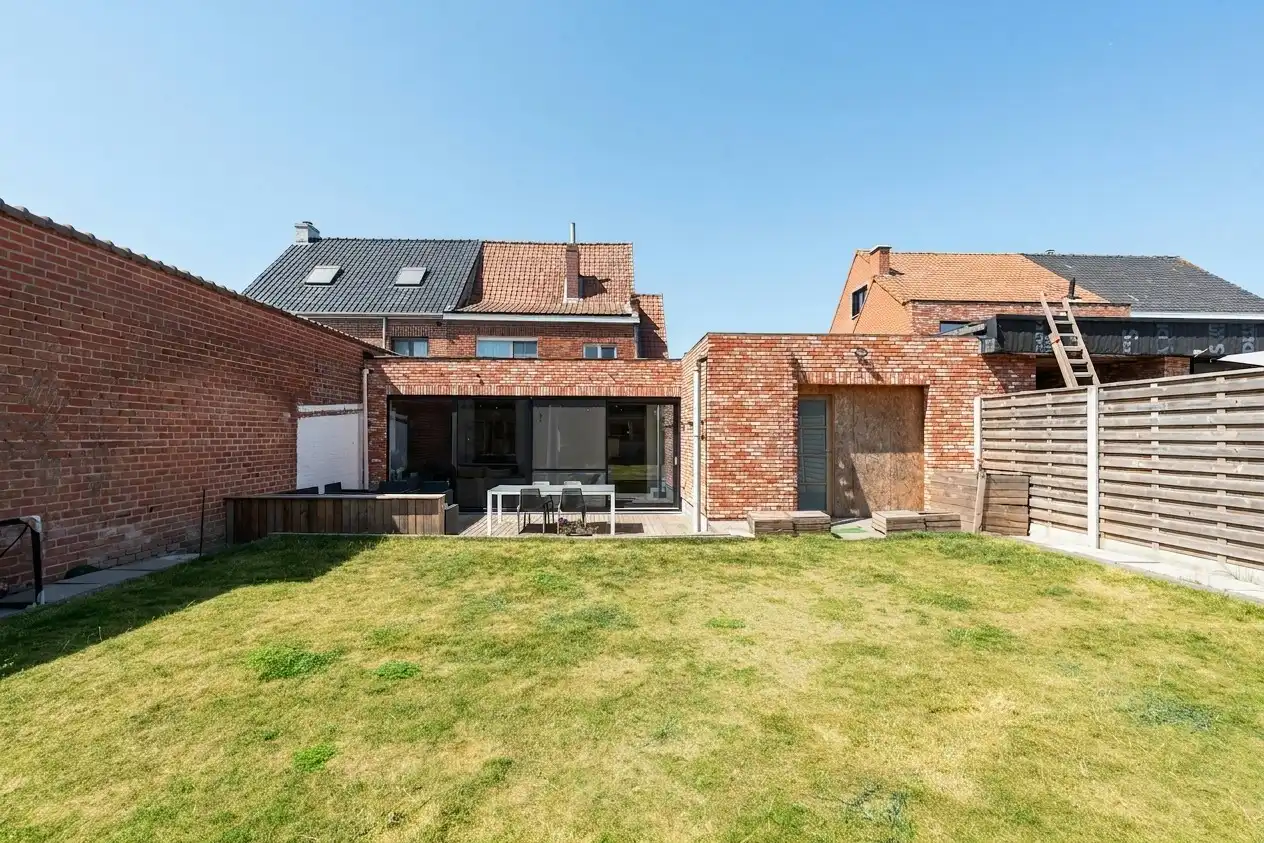 Rustig gelegen en hoofdzakelijk gerenoveerde eengezinswoning op grens Ingelmunster / Izegem foto 17