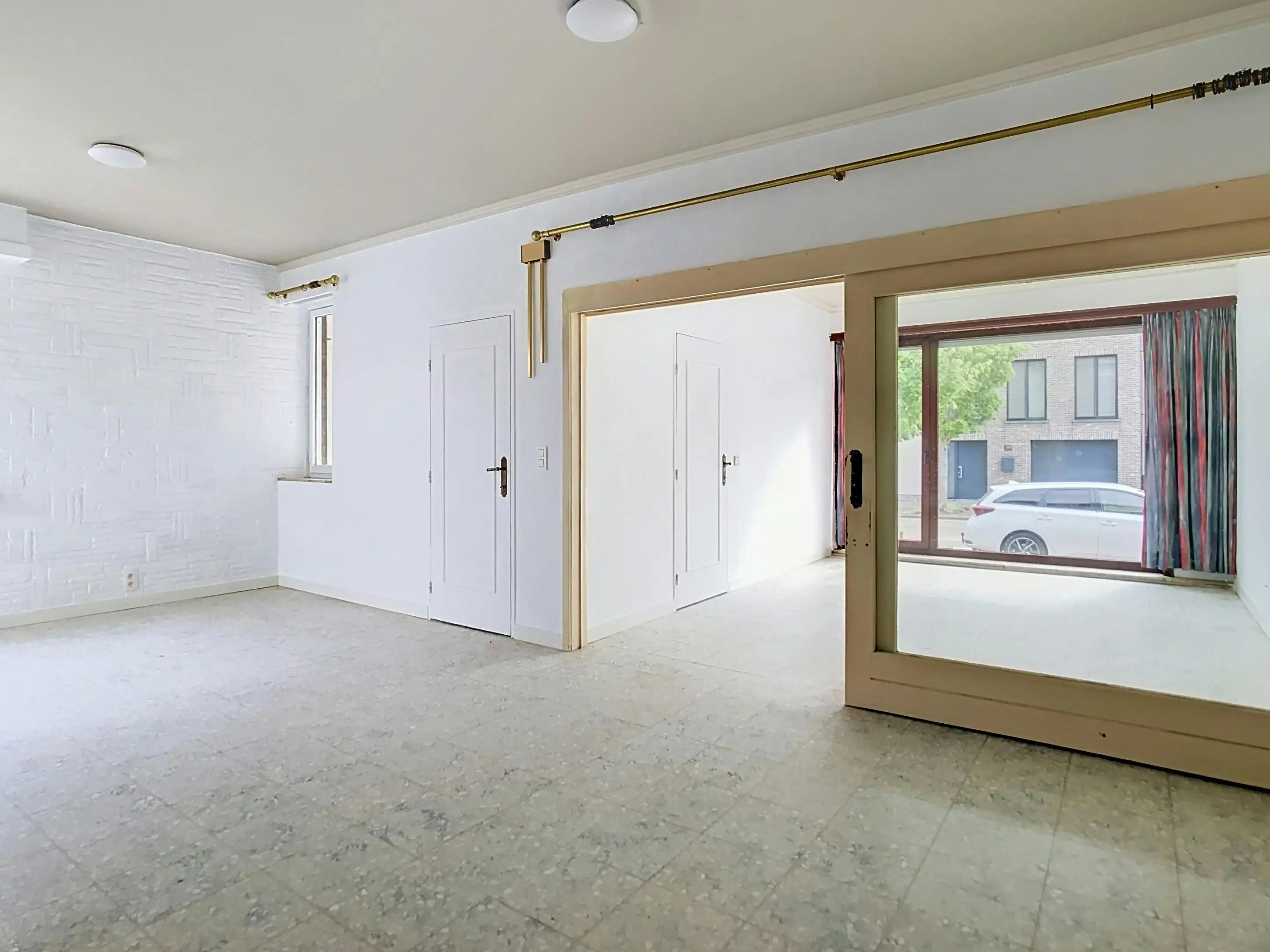 Ruime halfopen bebouwing met tuin en garage te koop in bazel foto 5
