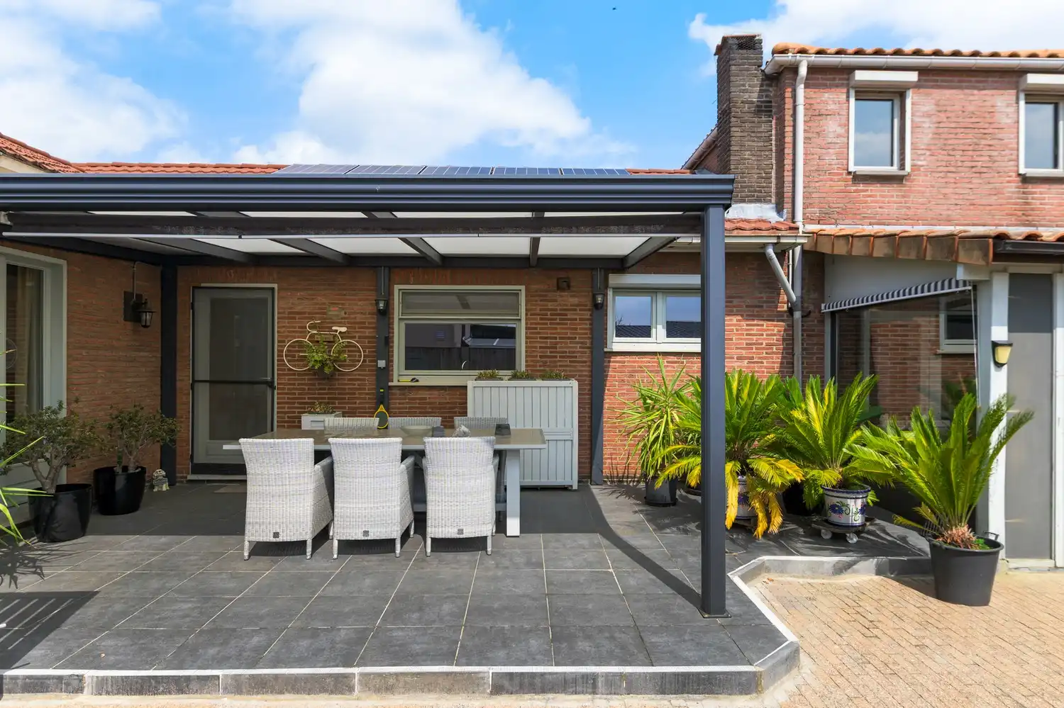 Instapklare woning met 2 slpkrs en ruime tuin te Beerzel foto 13