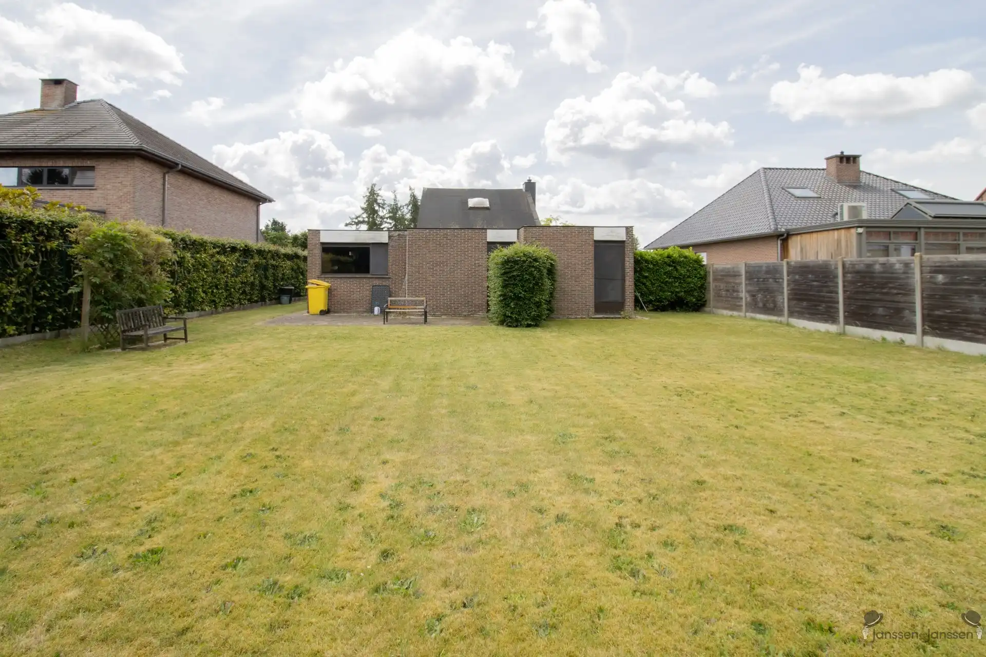 Gelijkvloerse woning met 3 slaapkamers en inpandige garage foto 3