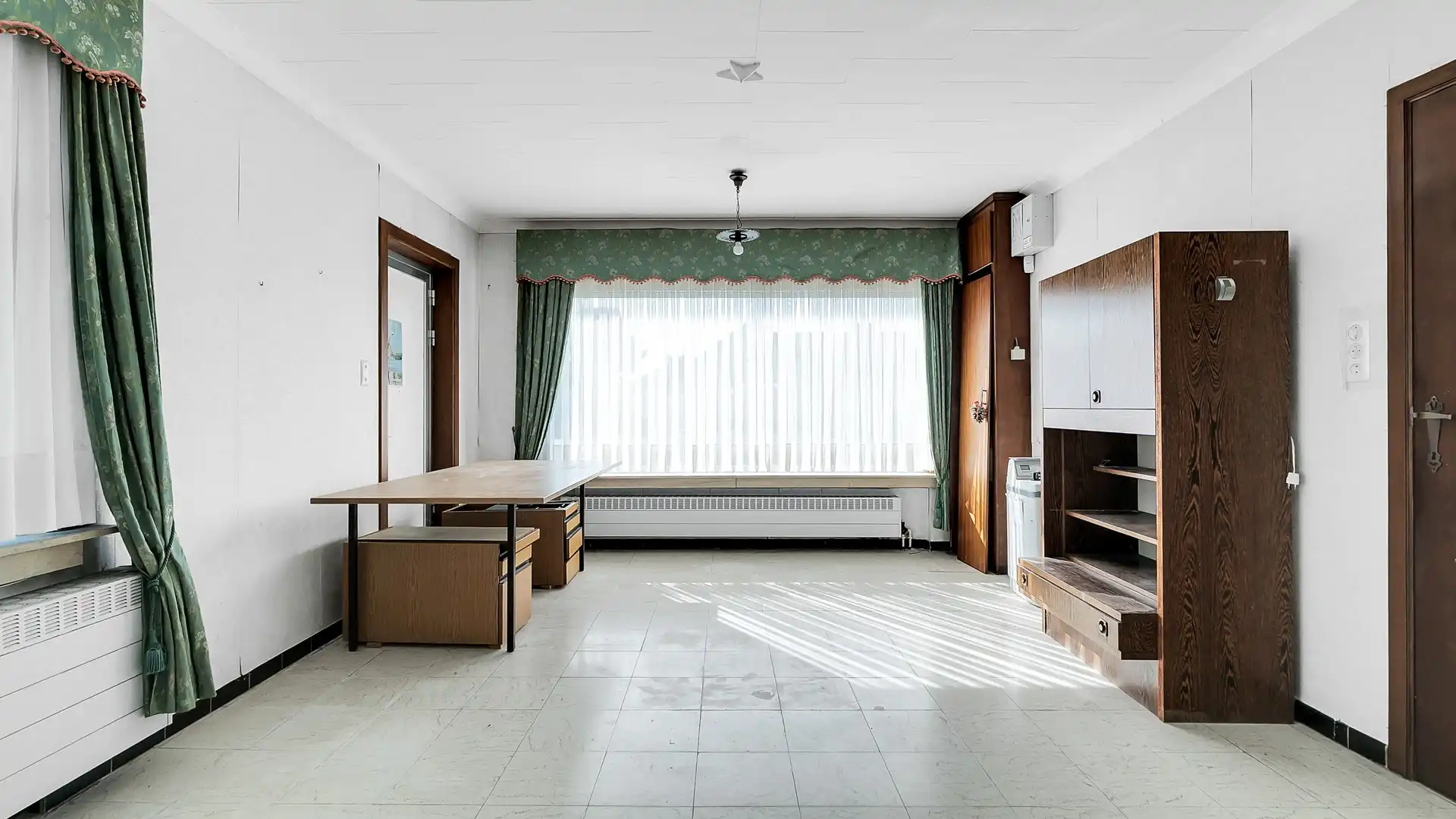 Rustig gelegen te renoveren bungalow met 4 slaapkamers vlakbij Hasselt Centrum foto 4