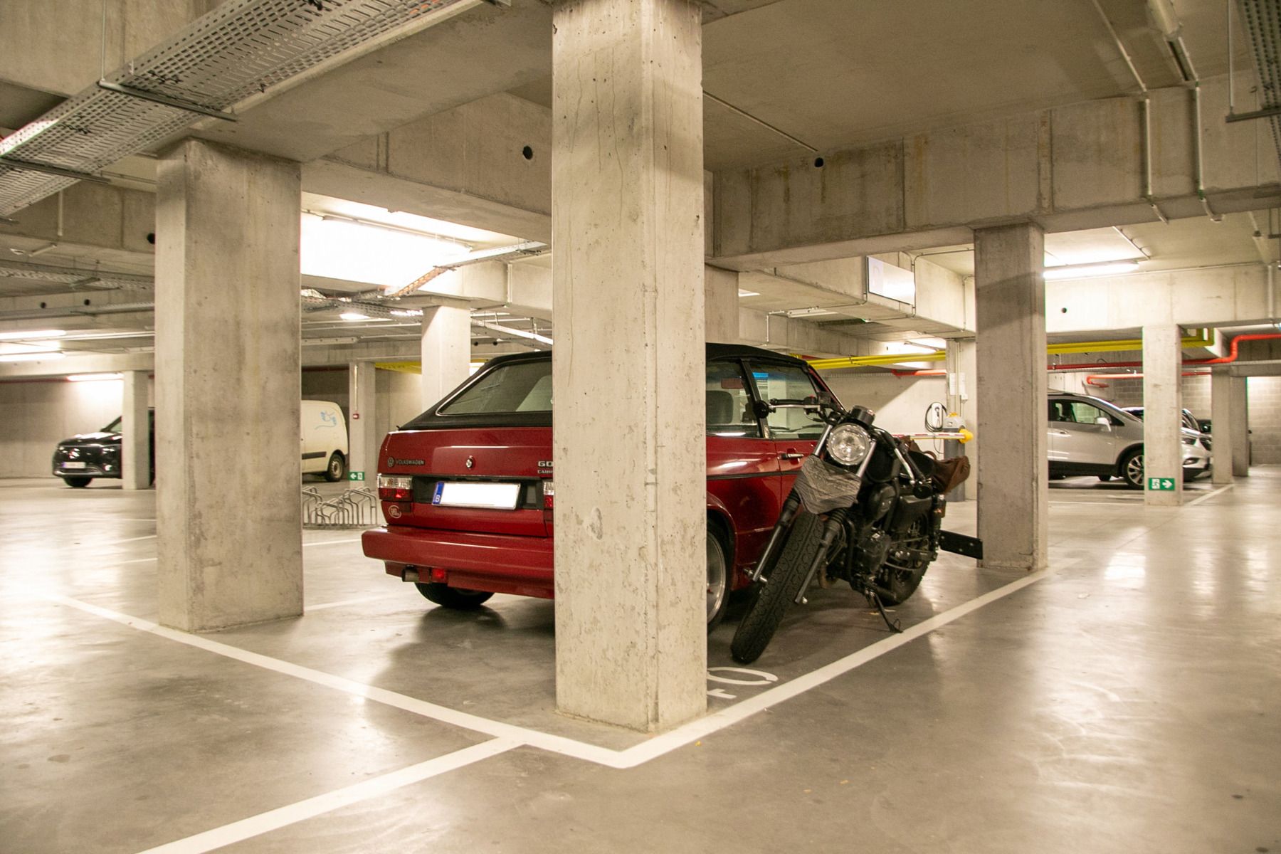 Ondergrondse afgesloten parking nabij de Veemarkt foto 2