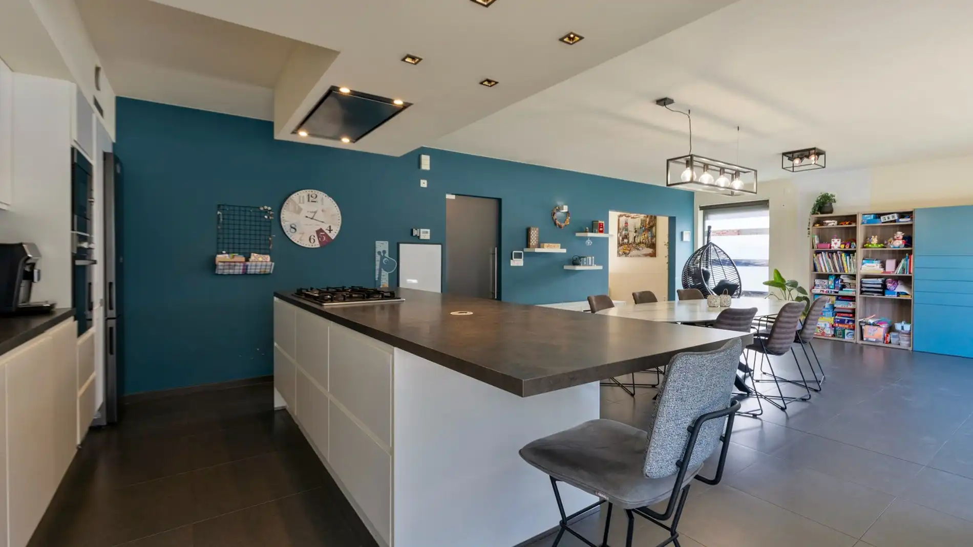 Recente ruime woning met 4 slpks, zwemspa & mooie tuin op 7,2a te Rotselaar foto 6