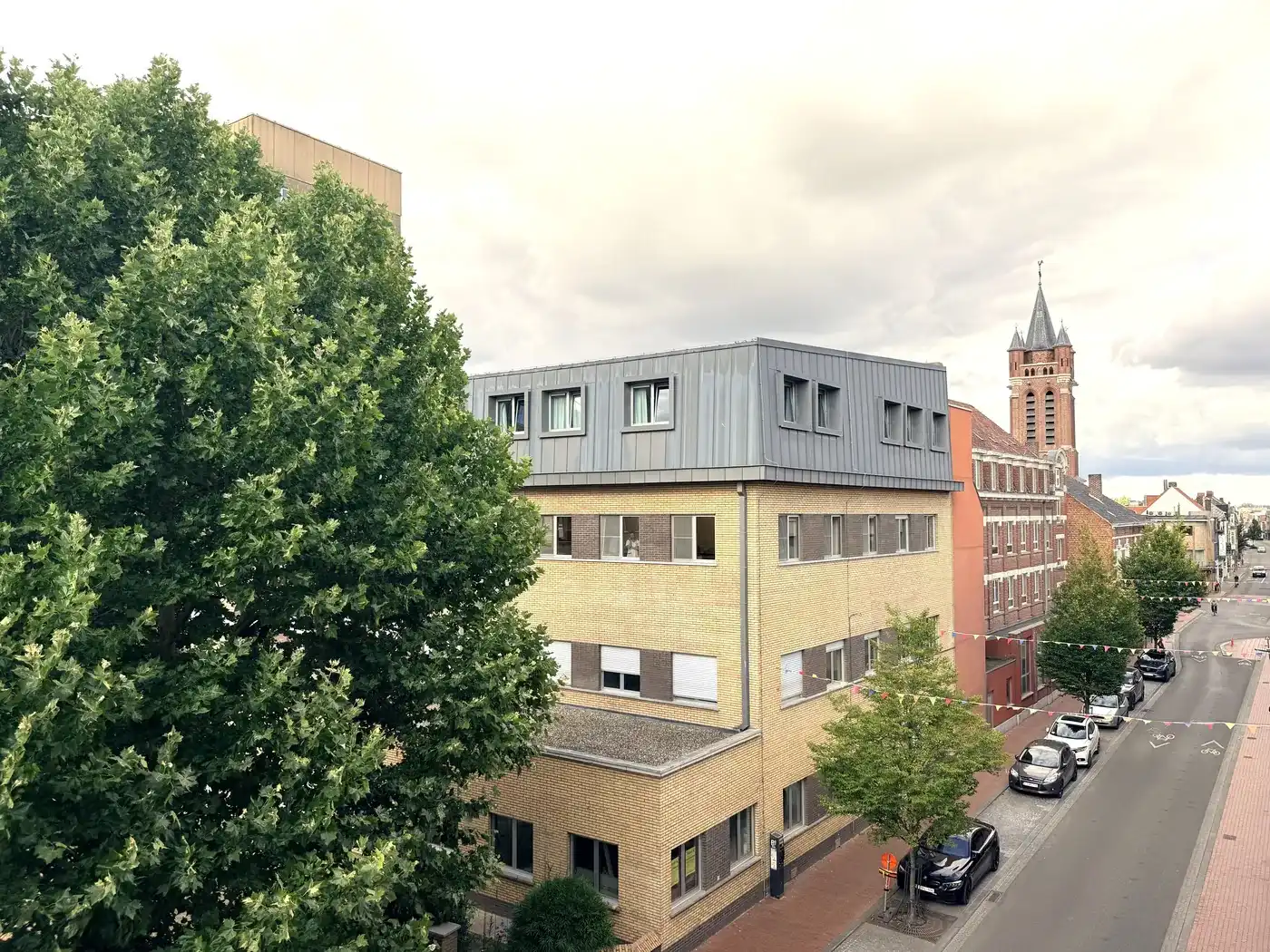 Instapklaar 2-slaapkamerappartement in het hart van Izegem foto 6