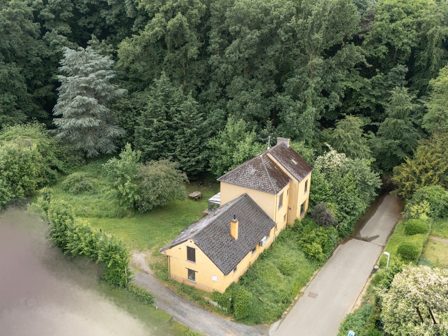 Hoofdfoto van de publicatie: Renovatieproject op ongelooflijke locatie in Hoog-Linden