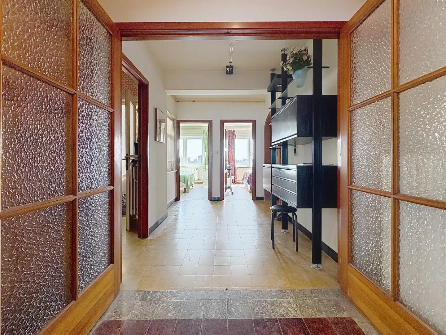 Te renoveren appartement met frontaal zeezicht - garage mogelijk foto 3
