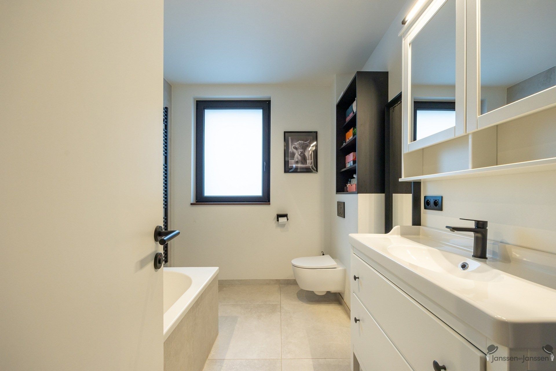 Mooi volledig gerenoveerd huis met EPC A aan groen plein foto 16