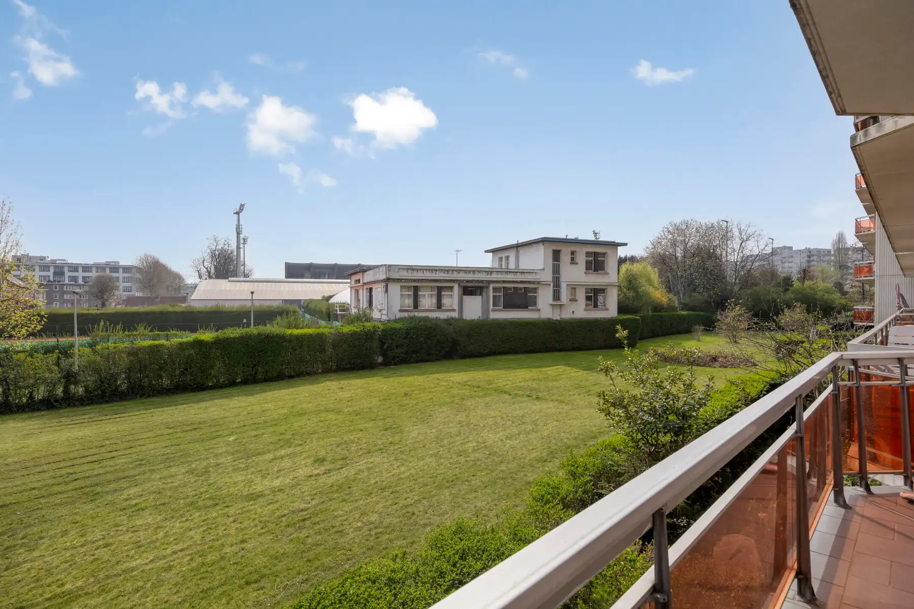 Gerenoveerd 3-slaapkamer appartement foto 2