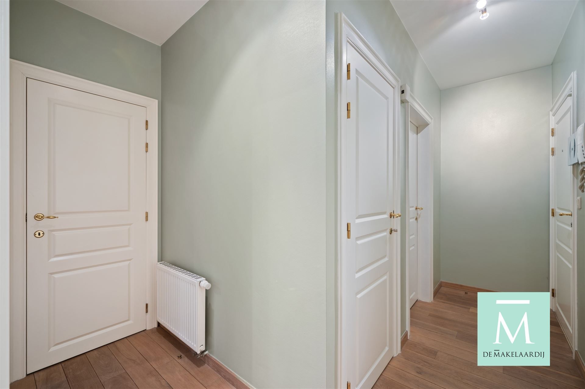 Mooi appartement met autostaanplaats en berging, gelegen in een afgesloten parkdomein foto 5