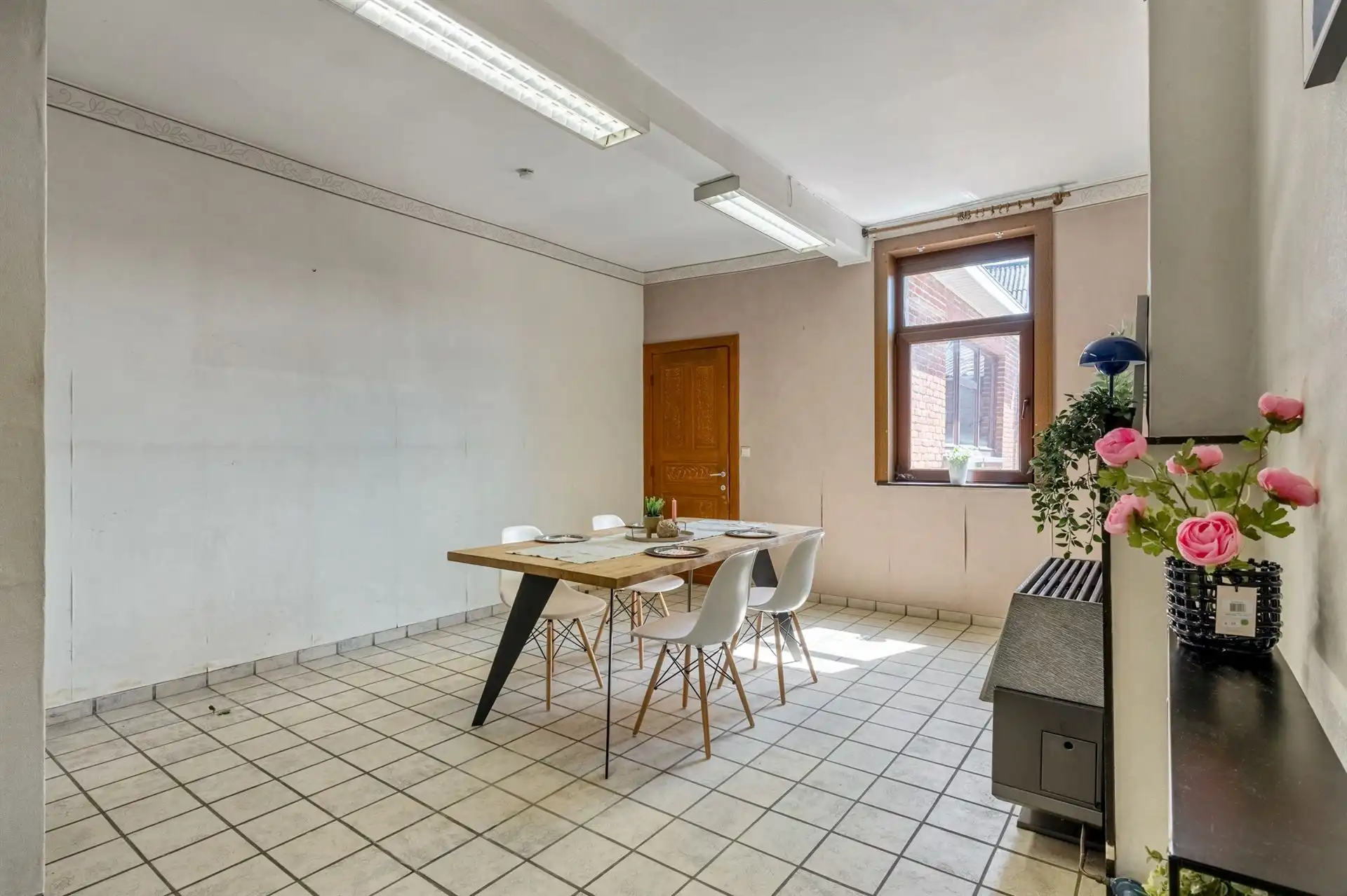 Te renoveren vierkantshoeve met weilanden foto 9