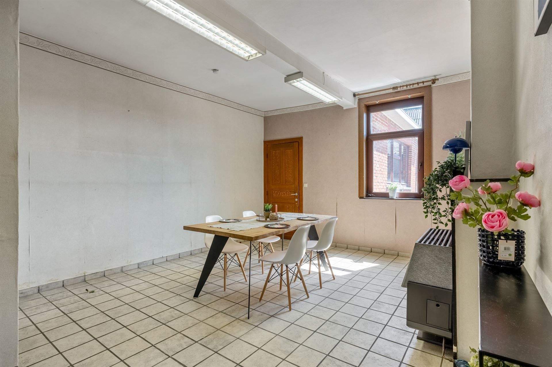 Te renoveren vierkantshoeve met weilanden foto 9
