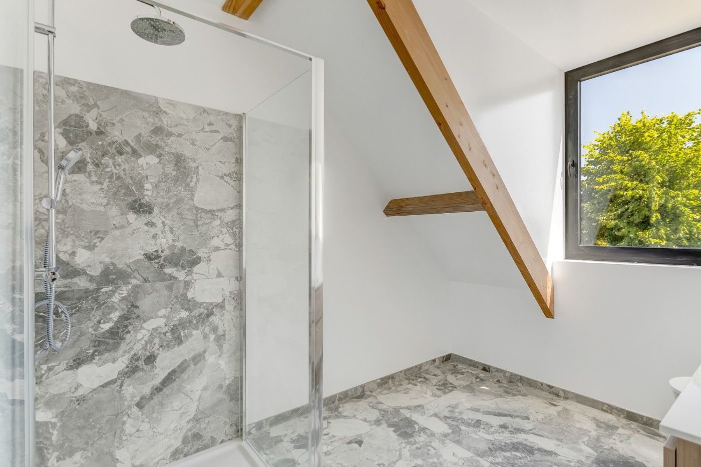 Rustig gelegen nieuwbouwwoning met 3 slpk. en toffe tuin foto 19