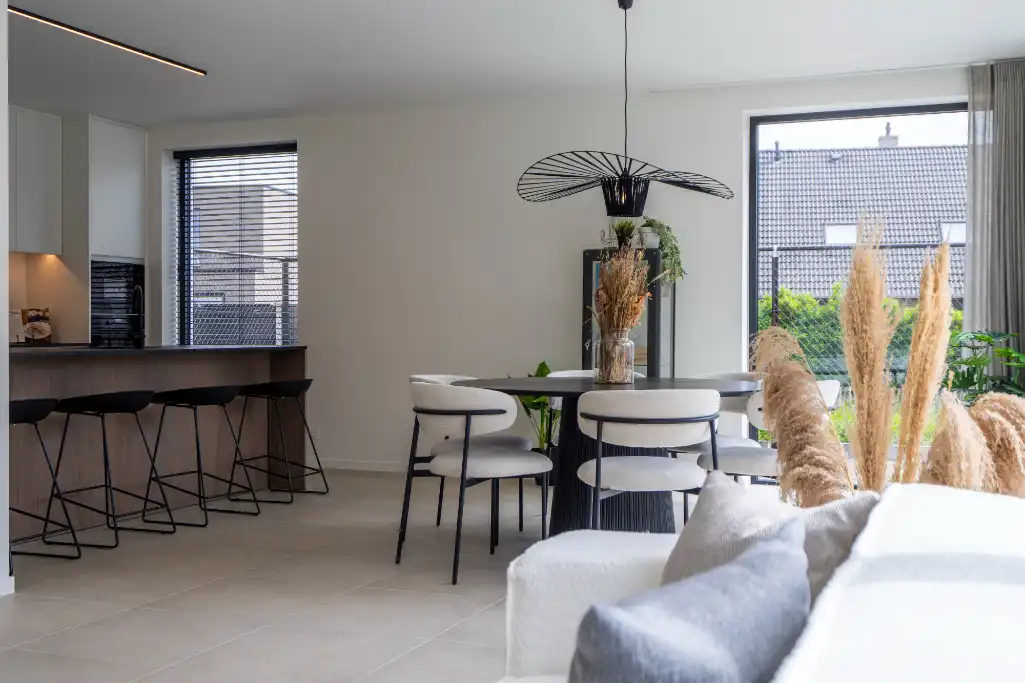 Roeselare, ingerichte kijkwoning - half open woning foto 3