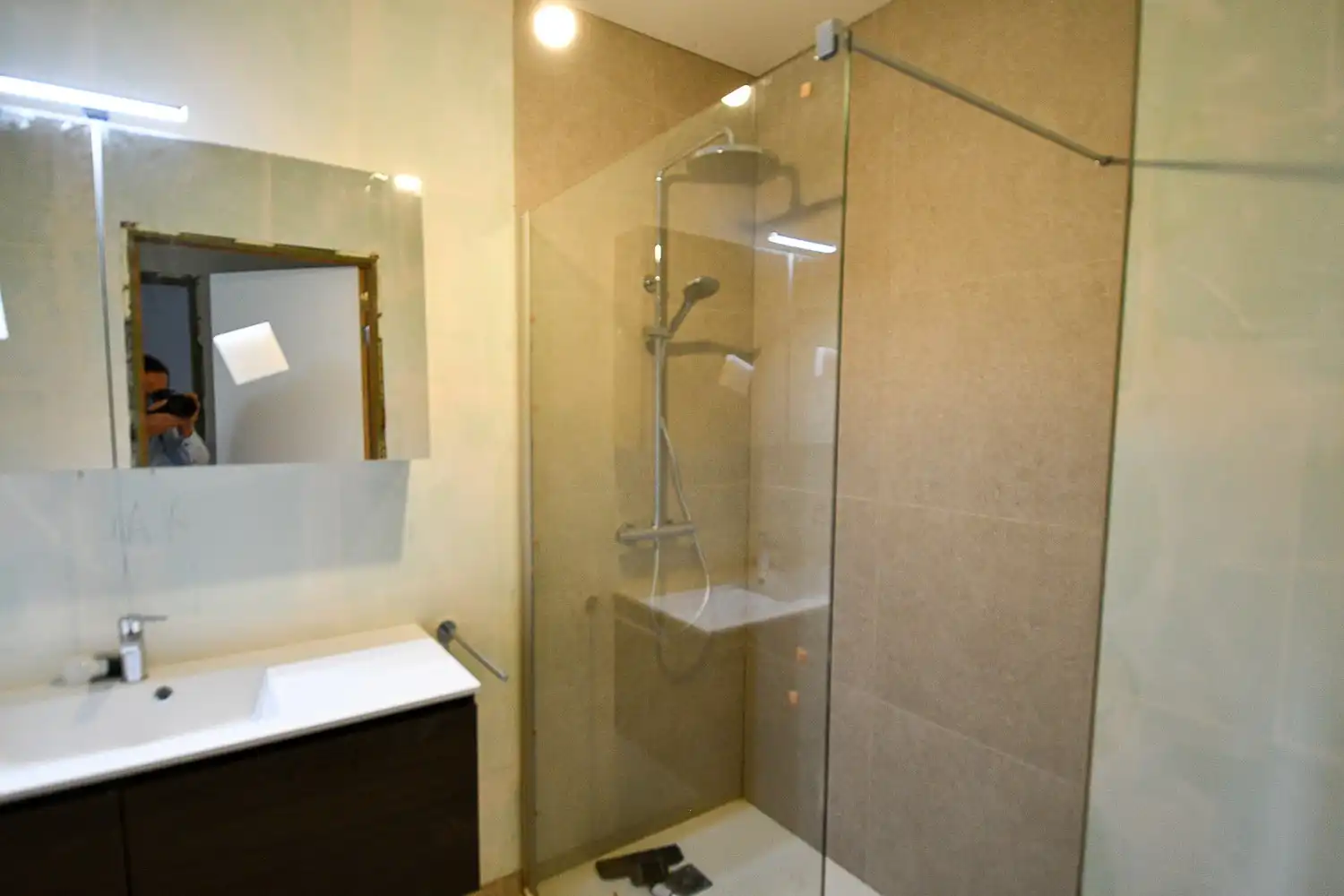 Lichtrijk appartement op 1ste verdiep met 2 slaapkamers foto 4