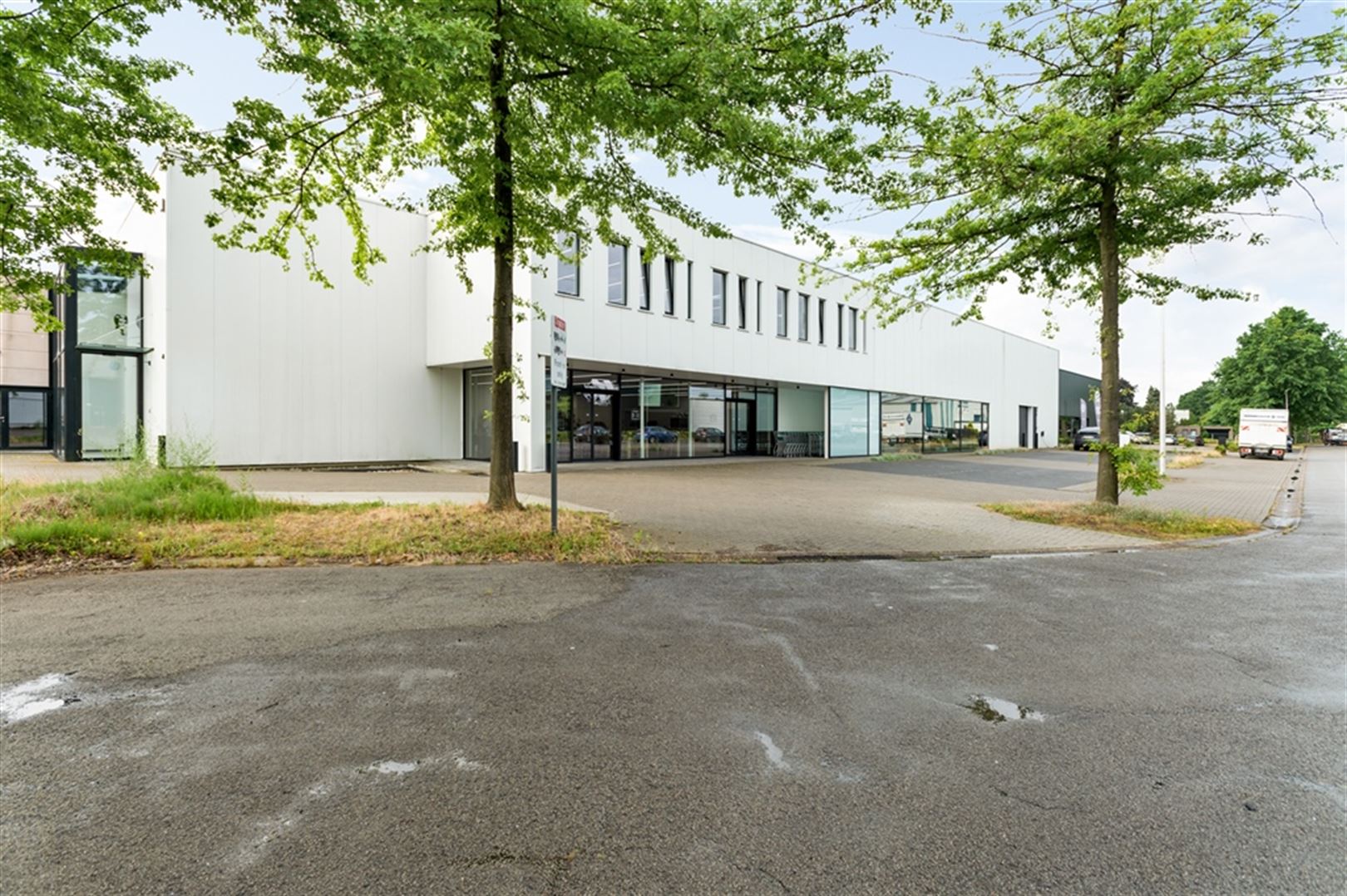 Kantoorgebouw foto 2