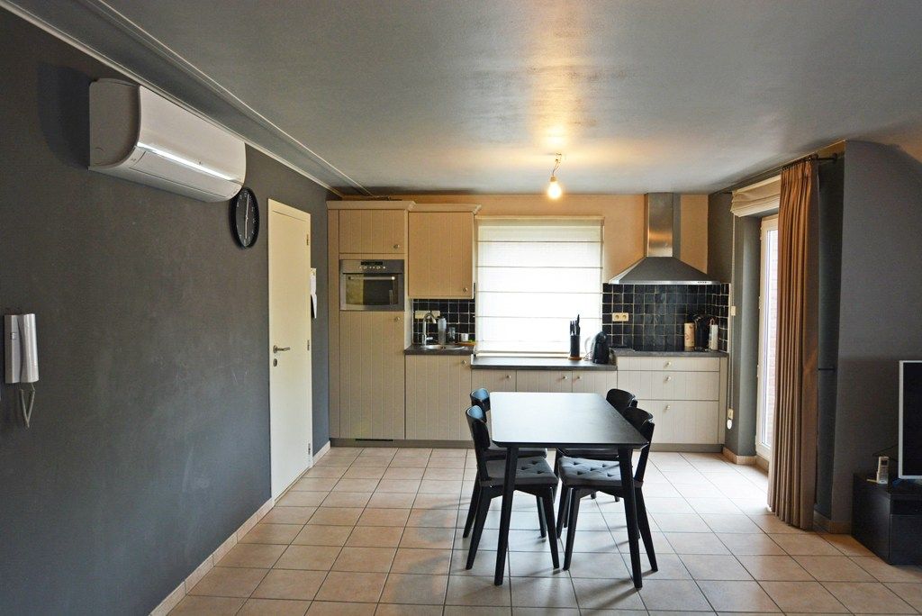 Energiezuinig appartement met 2 slpks, terras en inpandige garage. foto 3