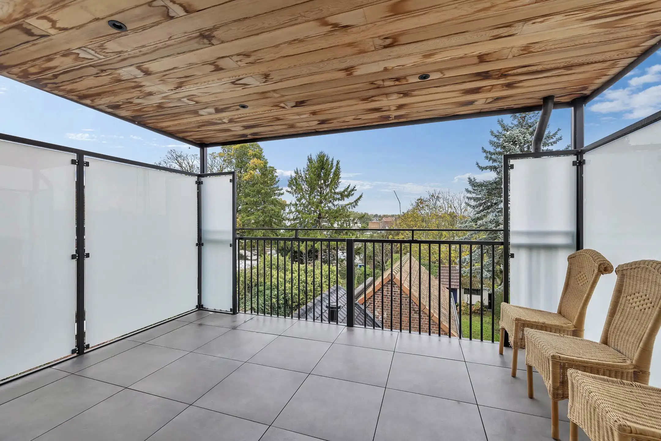 Gerenoveerd appartement met 2 ruime slaapkamers foto 6