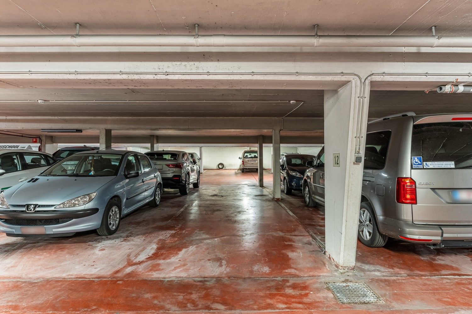 Centraal gelegen appartement met 2 slaapkamers, kelder en een autostaanplaats foto 16