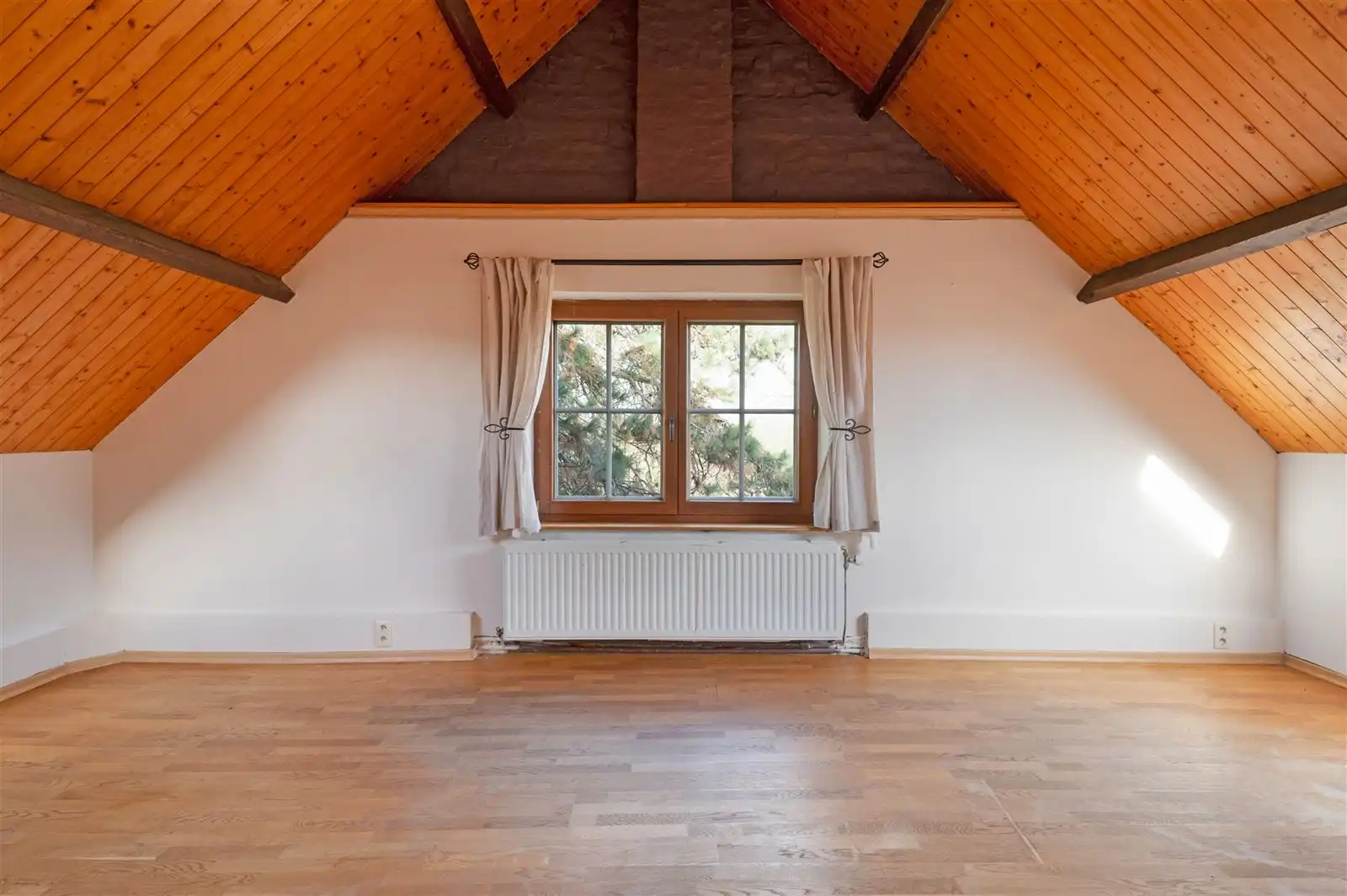 Fermette met bijgebouw, tuin en weide op 26are90 foto 18