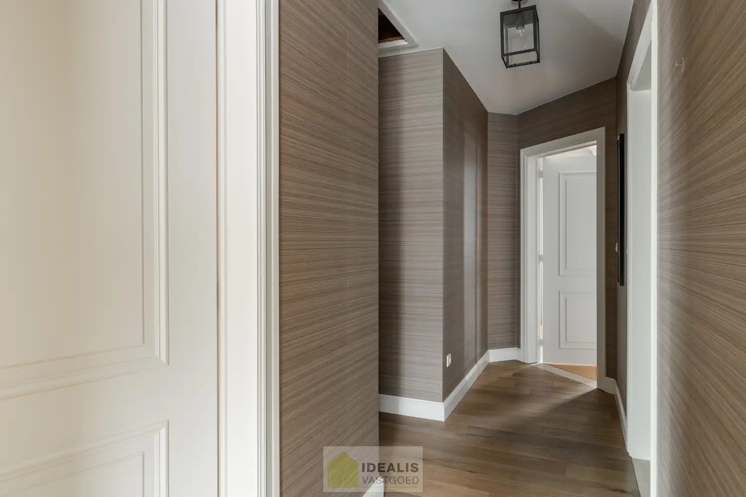 INSTAPKLARE HANDELSRUIMTE VAN MAAR LIEFST +- 410M² MET RIANTE WONING OP SCHITTERENDE COMMERCIËLE ZICHTLOCATIE!! foto 50