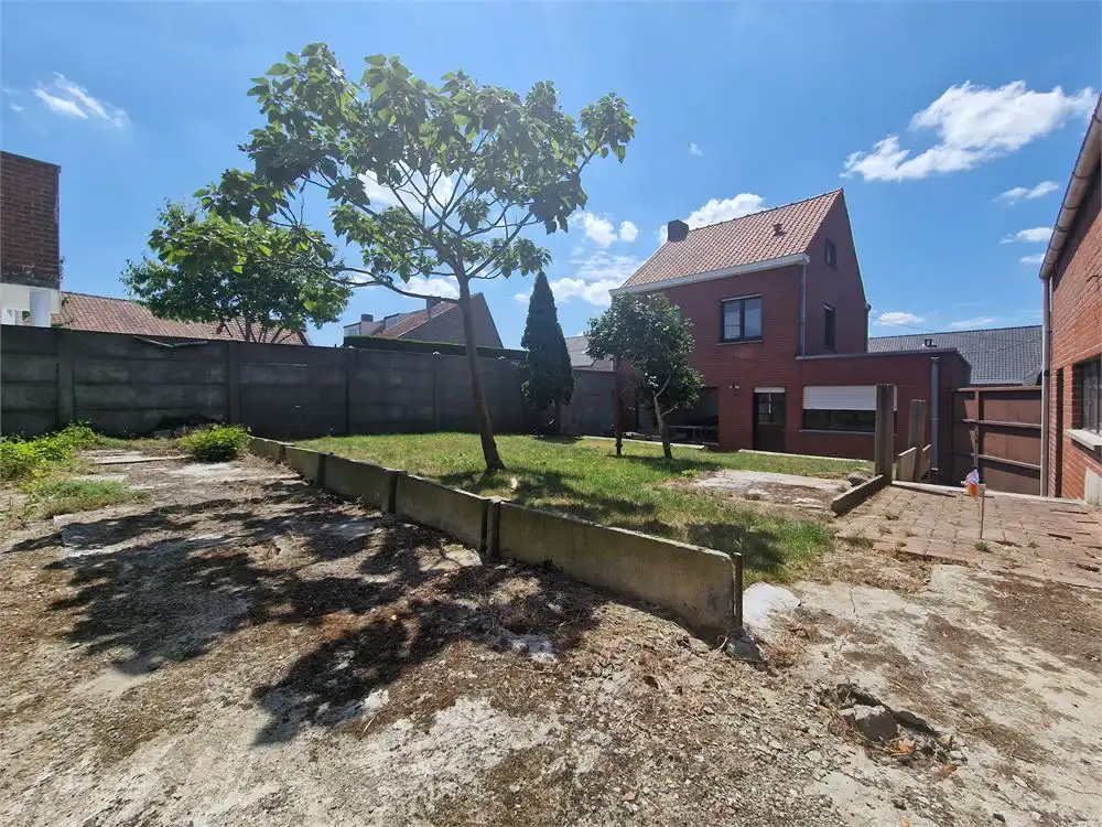 Halfopen te renoveren woning nabij centrum Pittem op een perceel van 348m²! foto 21