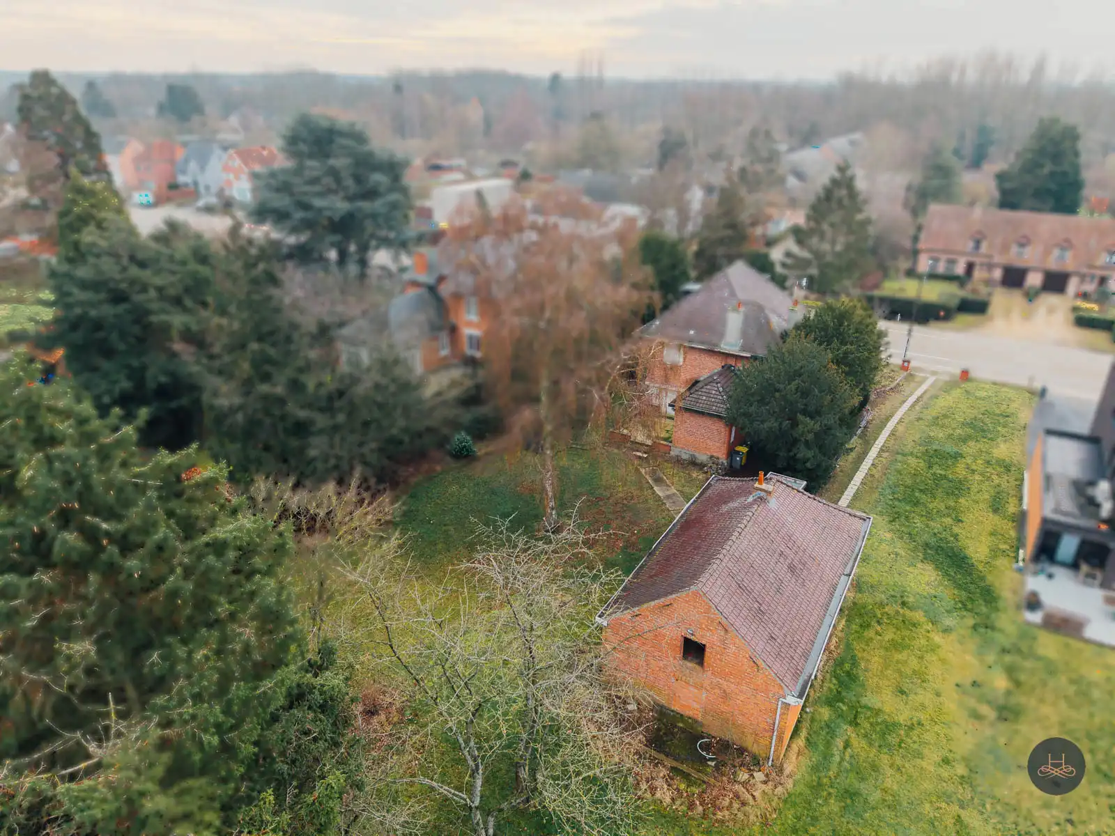 Riante woning met 5 slaapkamers op een uniek perceel.  foto 34