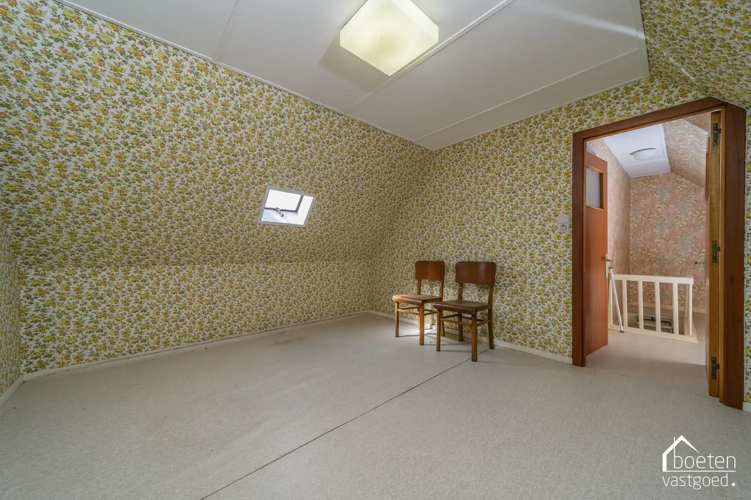 Veurne: Te renoveren stadswoning met heel wat mogelijkheden, 4 à 5 slpks, zonnig tuintje en dubbele garage op 236m² grondopp. foto 14