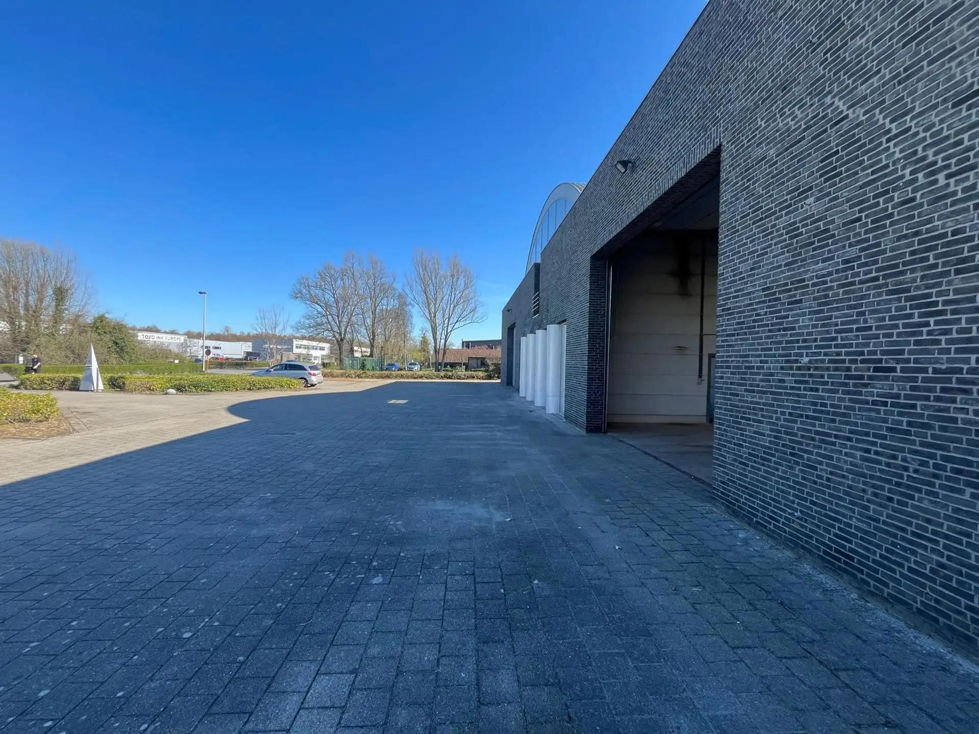 TE KOOP nabij A12 magazijn met beperkte kantoorruimte/woonst foto 4