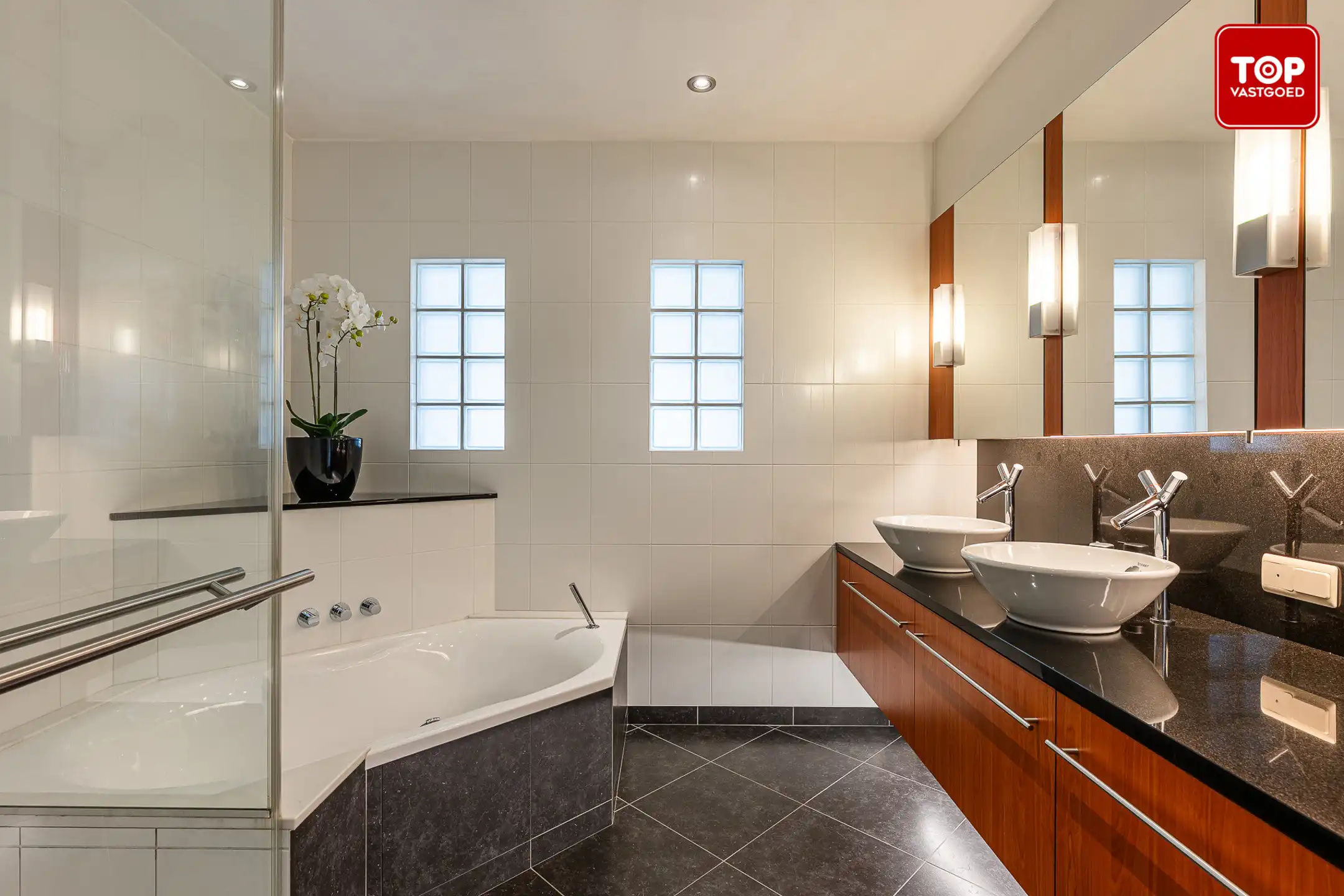 Instapklare woning in een doodlopende straat nabij de Bourgoyen foto 13