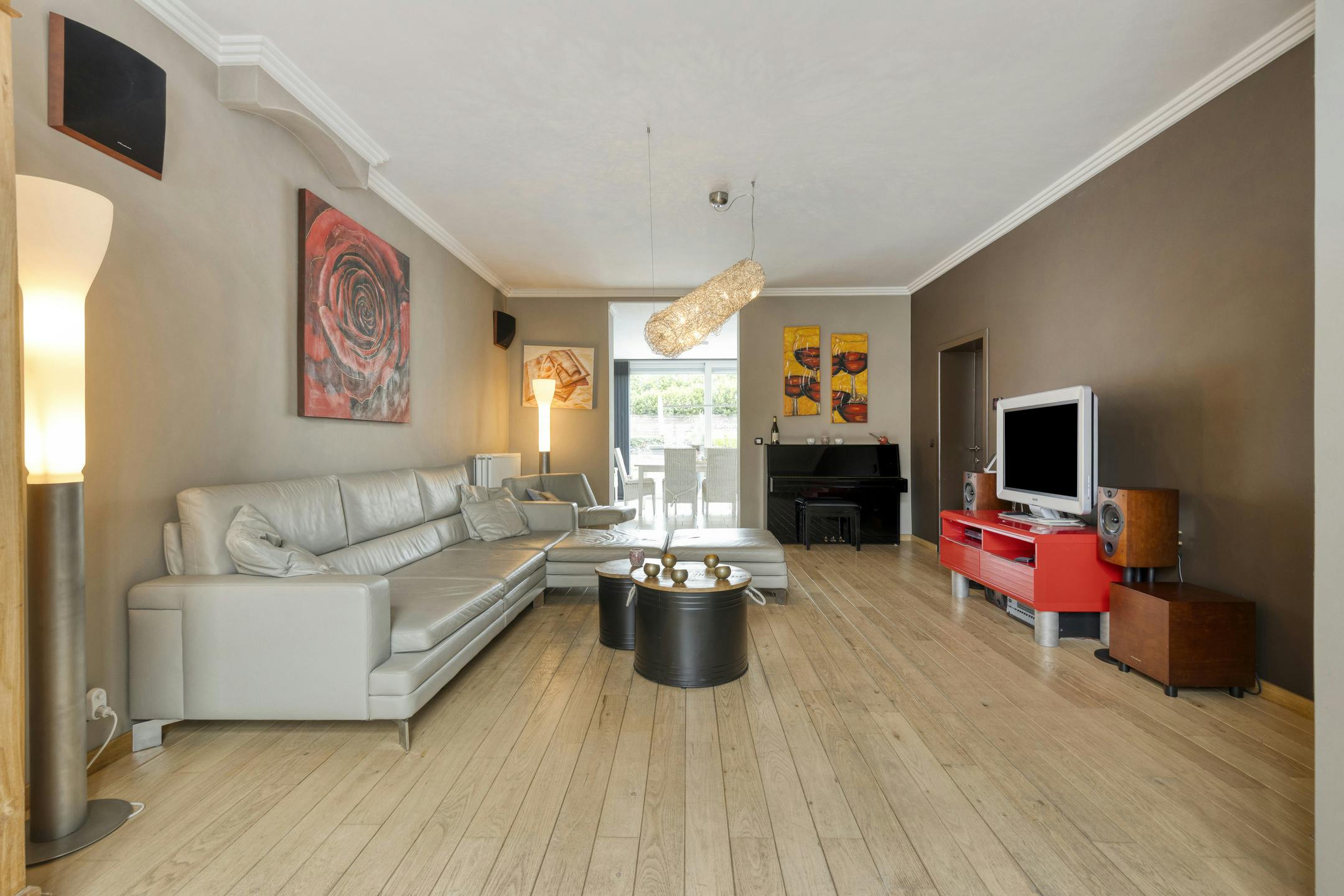 Instapklaar huis met 4 slaapkamers in Assebroek  foto 2