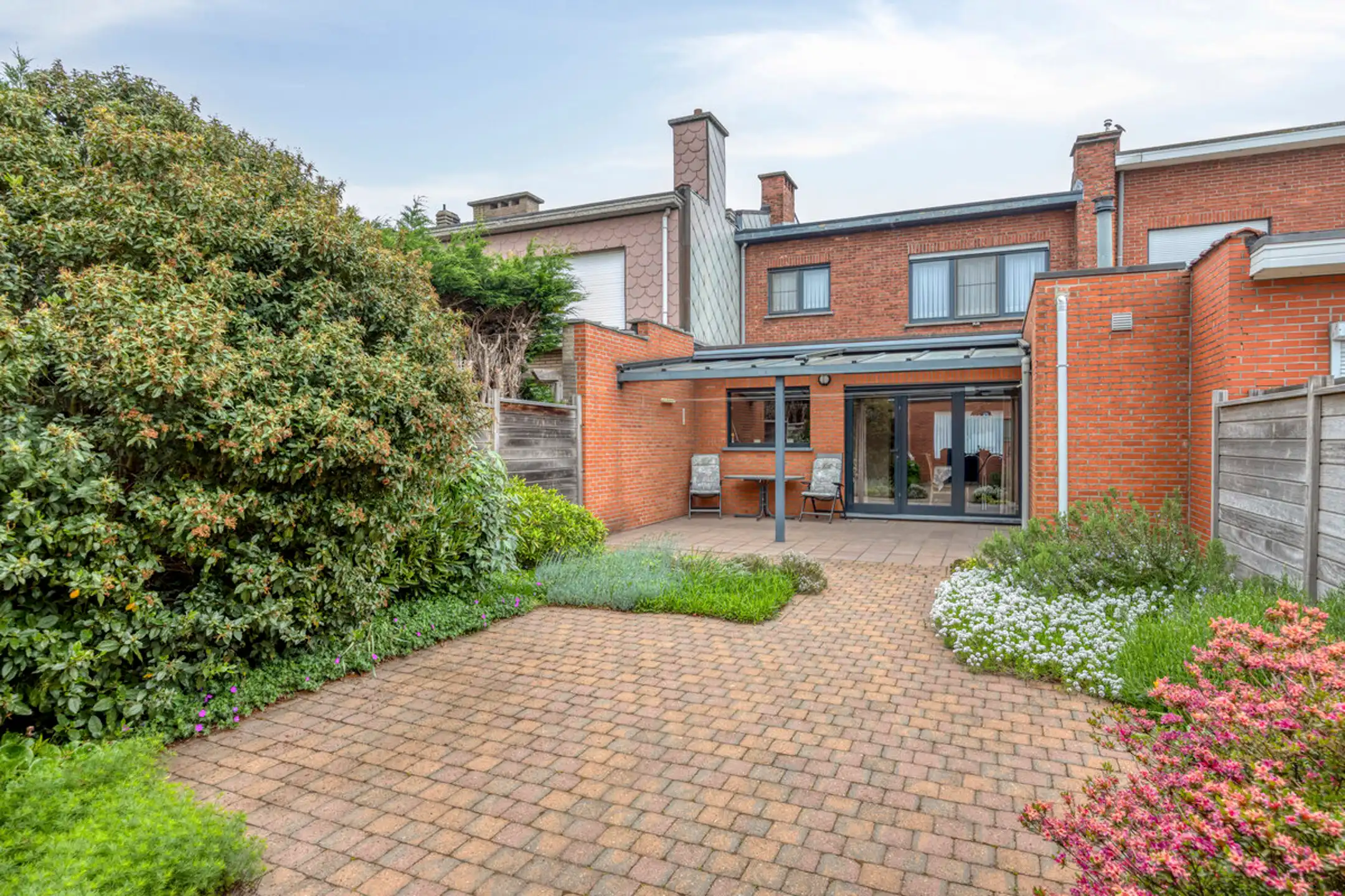 Hoofdfoto van de publicatie: Gezellige gezinswoning met 3 kamers, tuin en dubbele garage