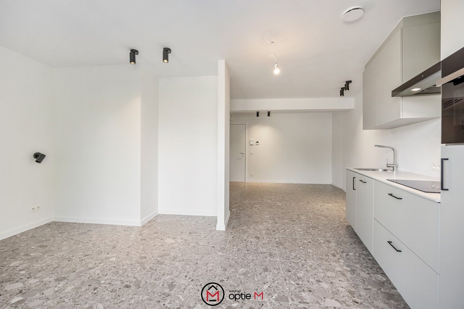 Wonen in het hart van Hasselt – slimme, complete studio foto 4