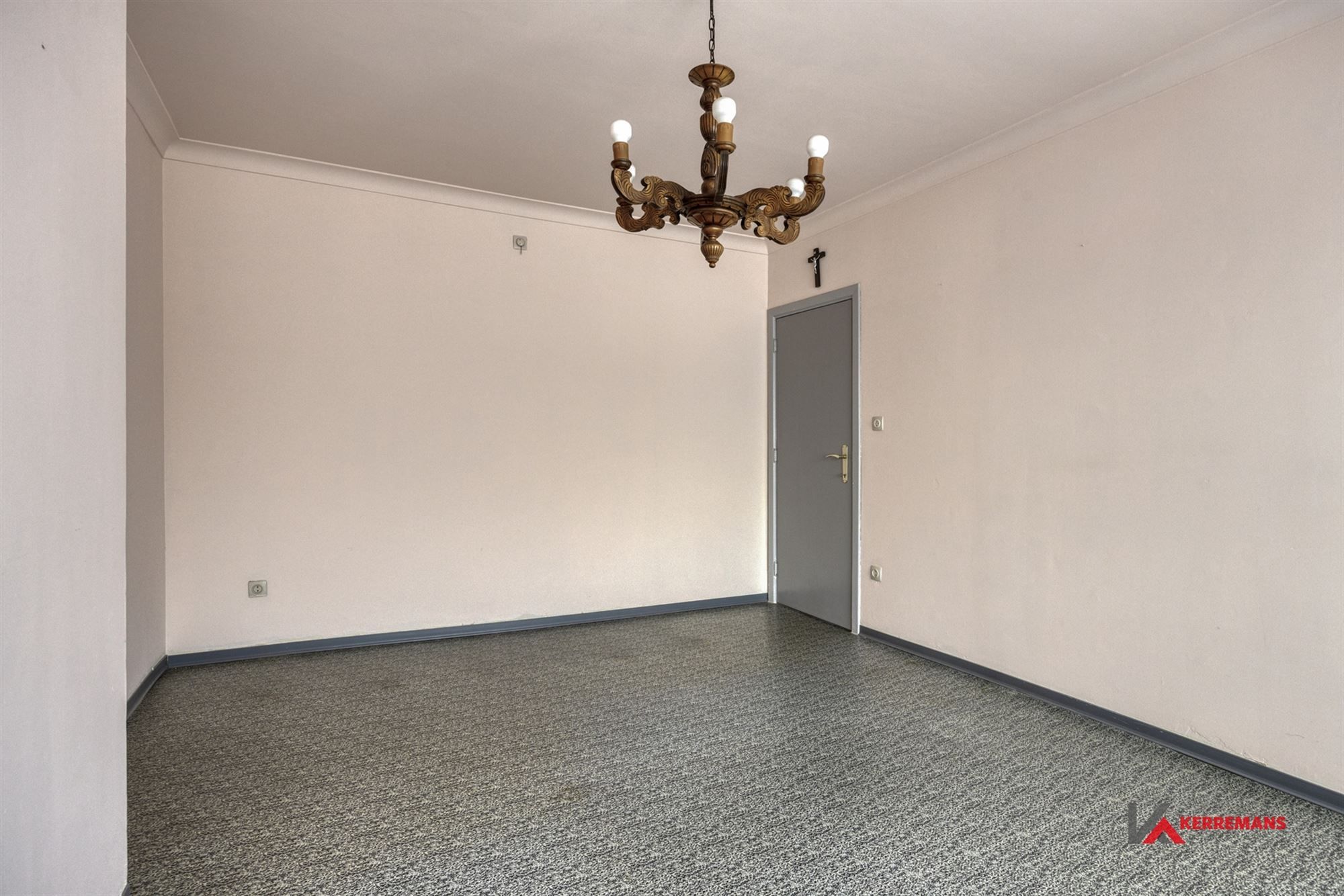 Ruime Woning met 3 slaapkamers, tuin en garage. foto 11