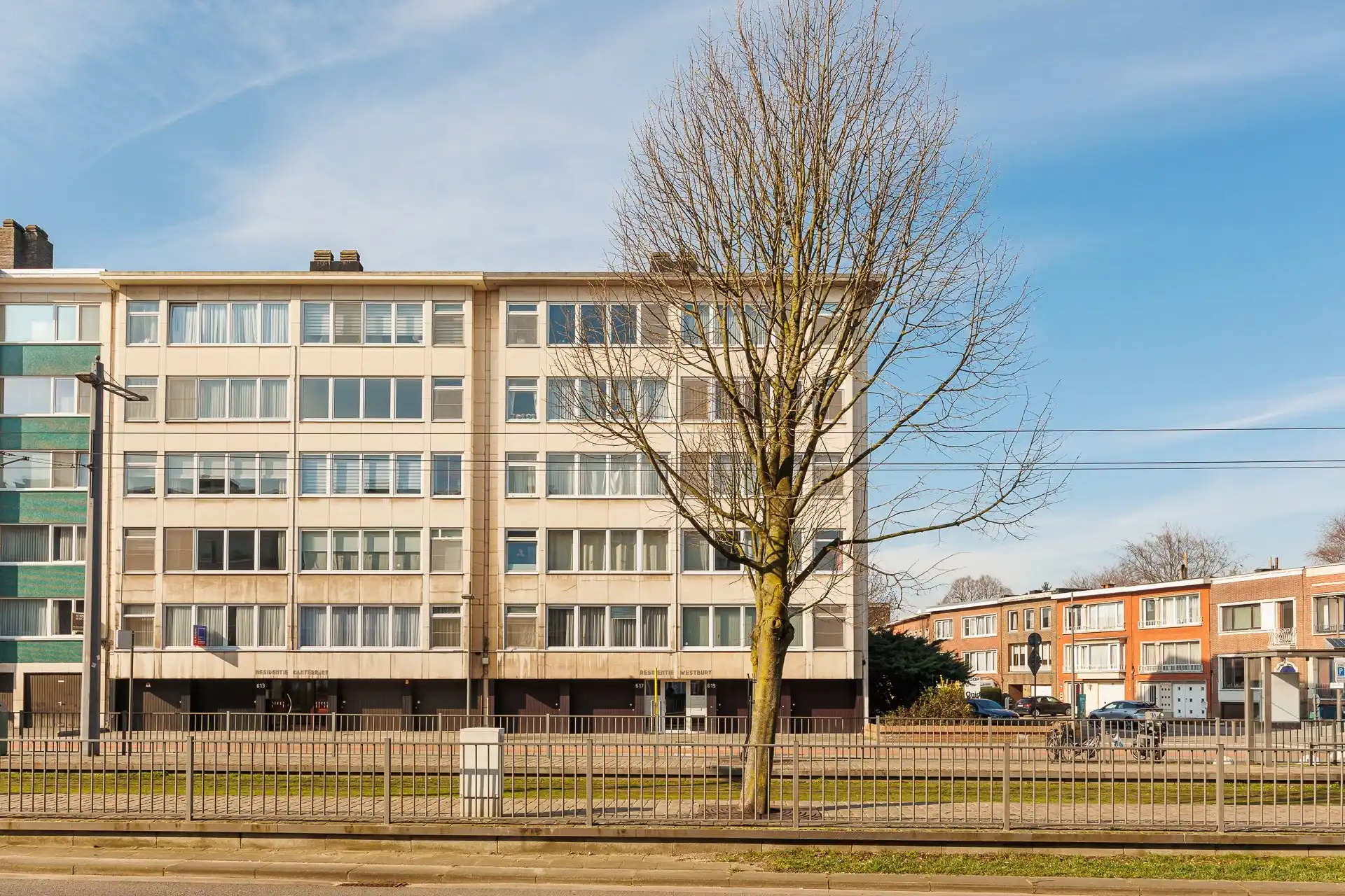 Lichtrijk appartement met garage nabij park Ertbrugge foto 33