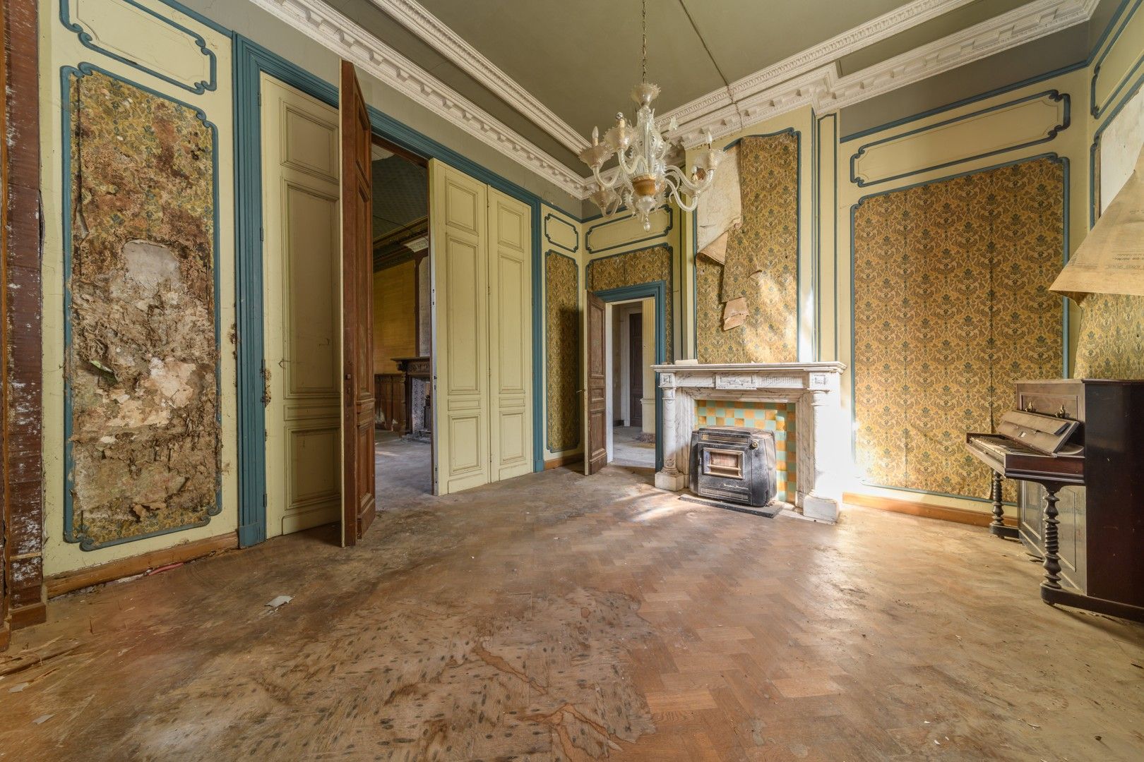 Te koop: exclusief en statig herenhuis in het centrum van Denderleeuw foto 3