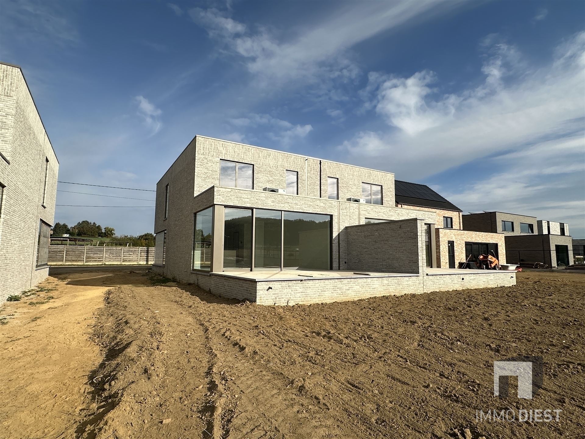 Moderne nieuwbouwwoning met knappe afwerking te Bekkevoort foto 6