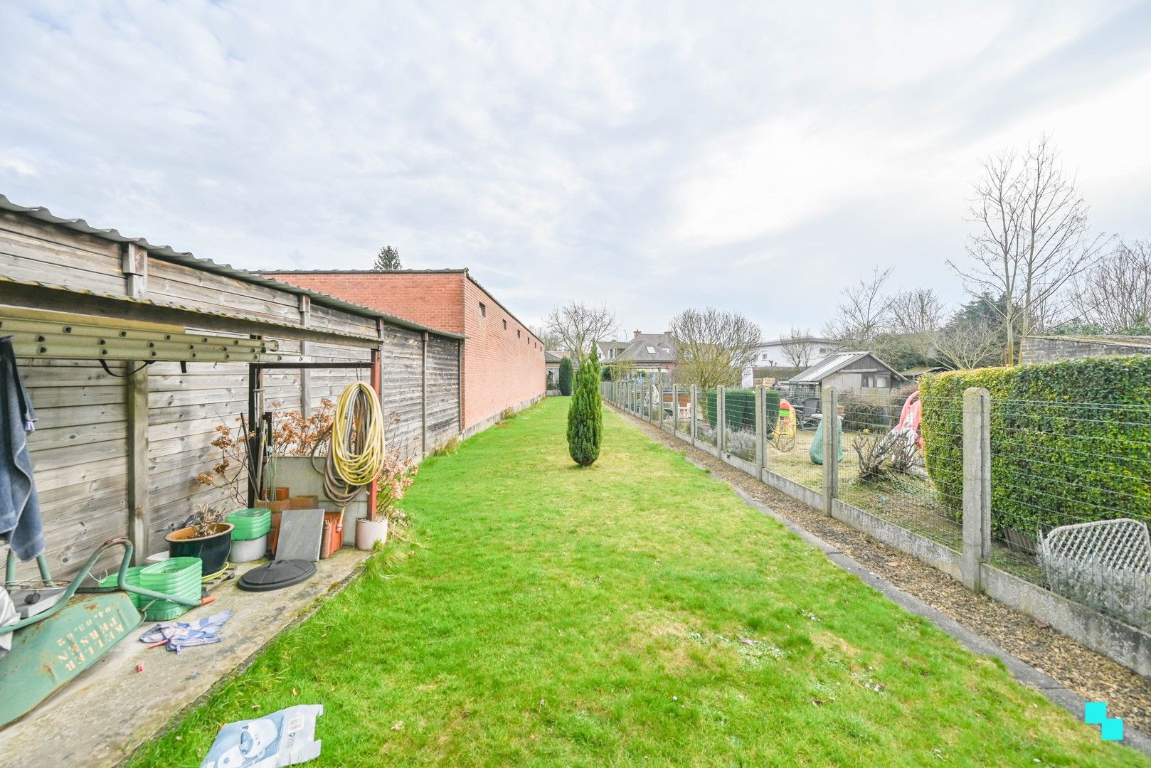 Stadswoning met uitgestrekte tuin te Kortrijk foto 17